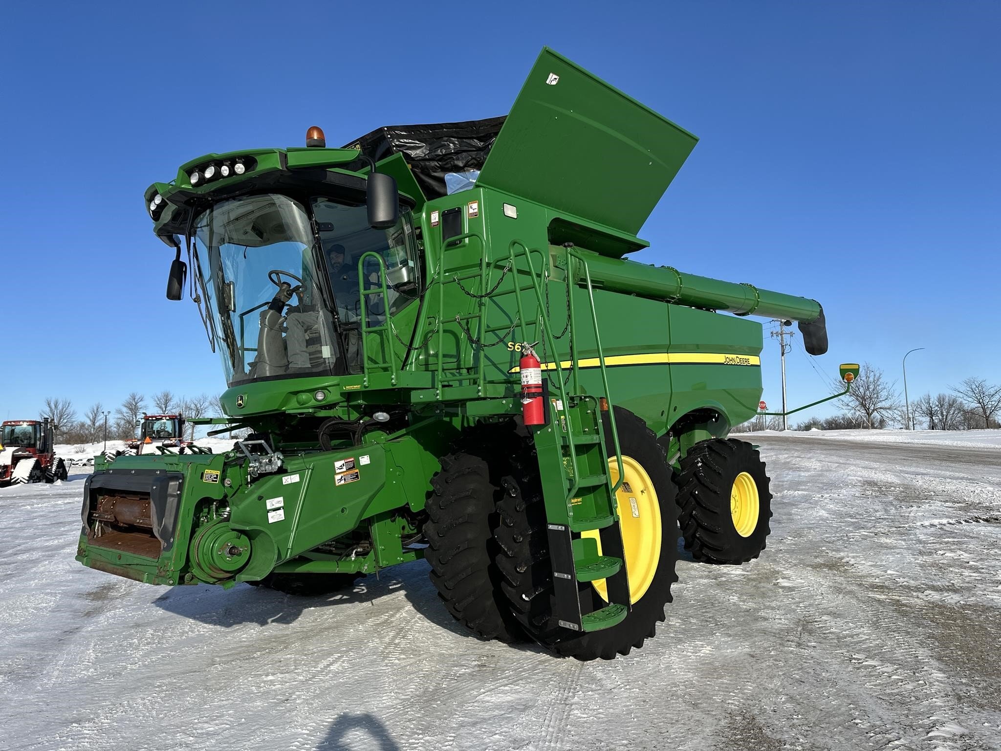 2016 John Deere S670 Combine