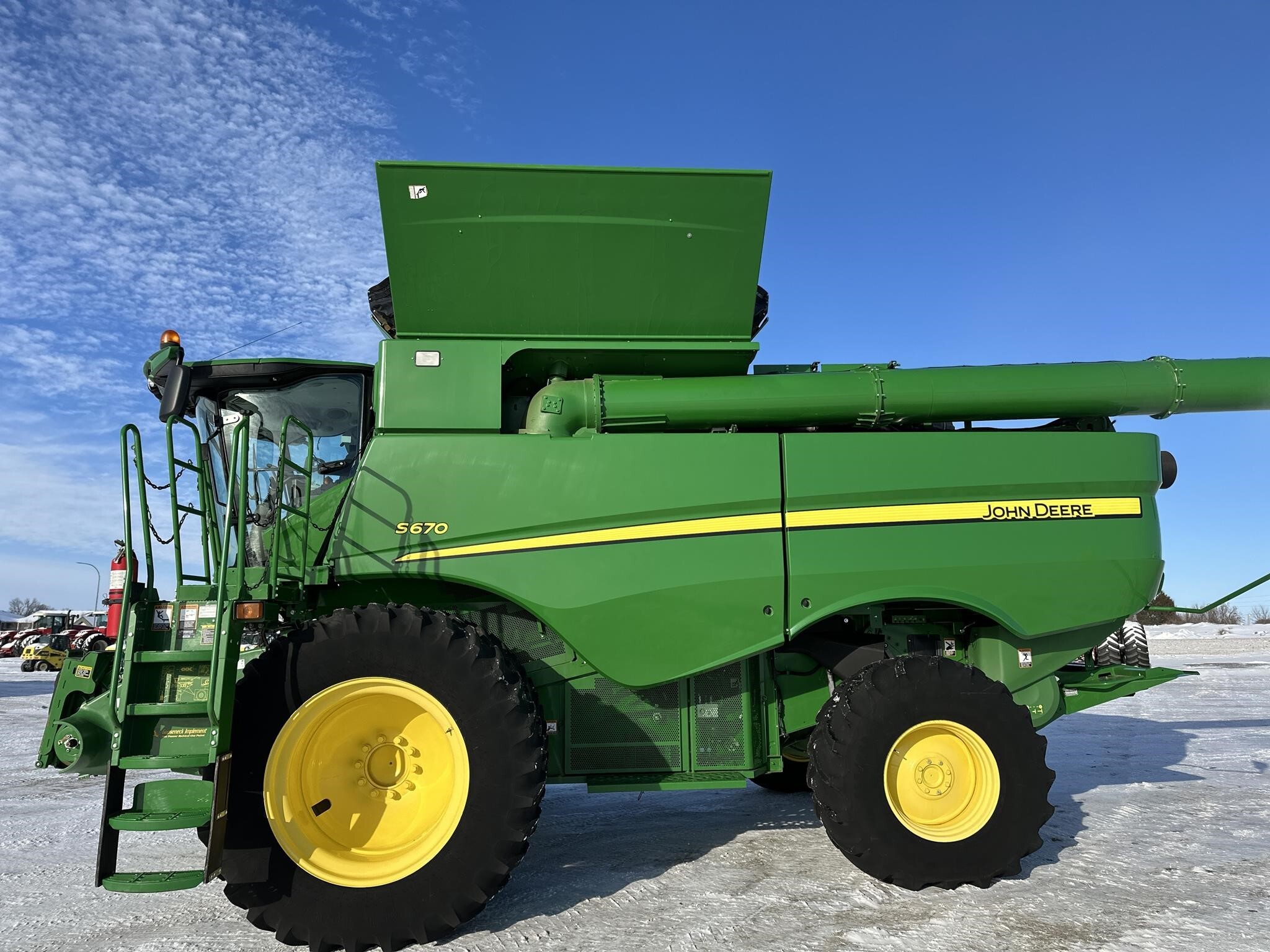 2016 John Deere S670 Combine