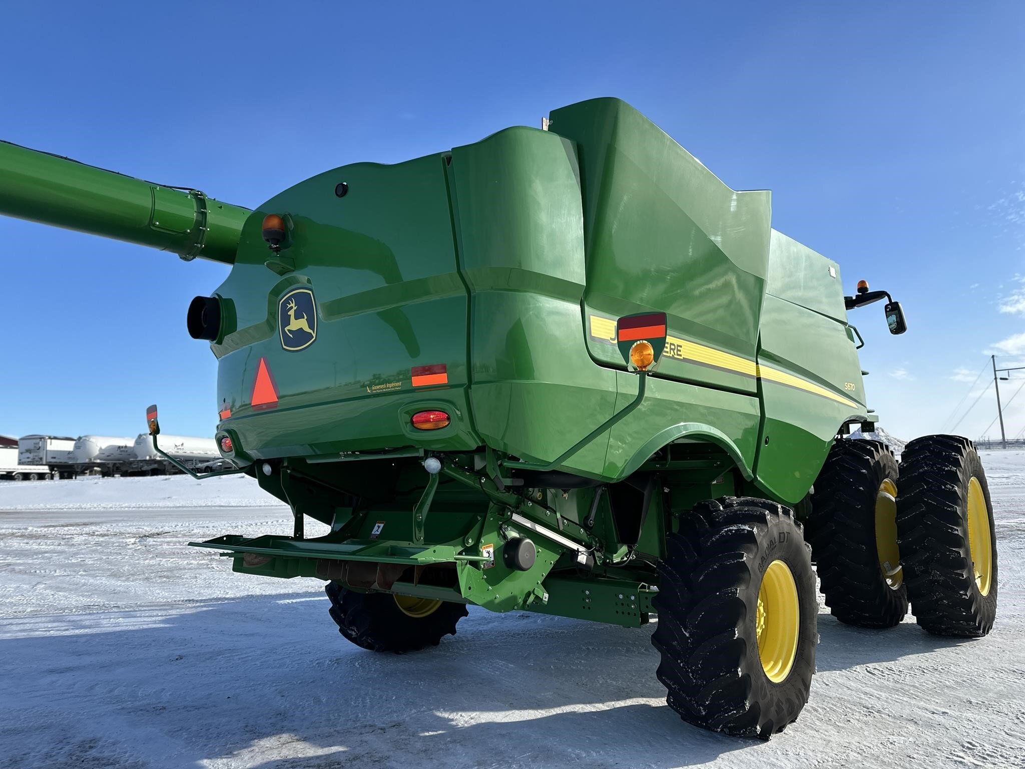 2016 John Deere S670 Combine