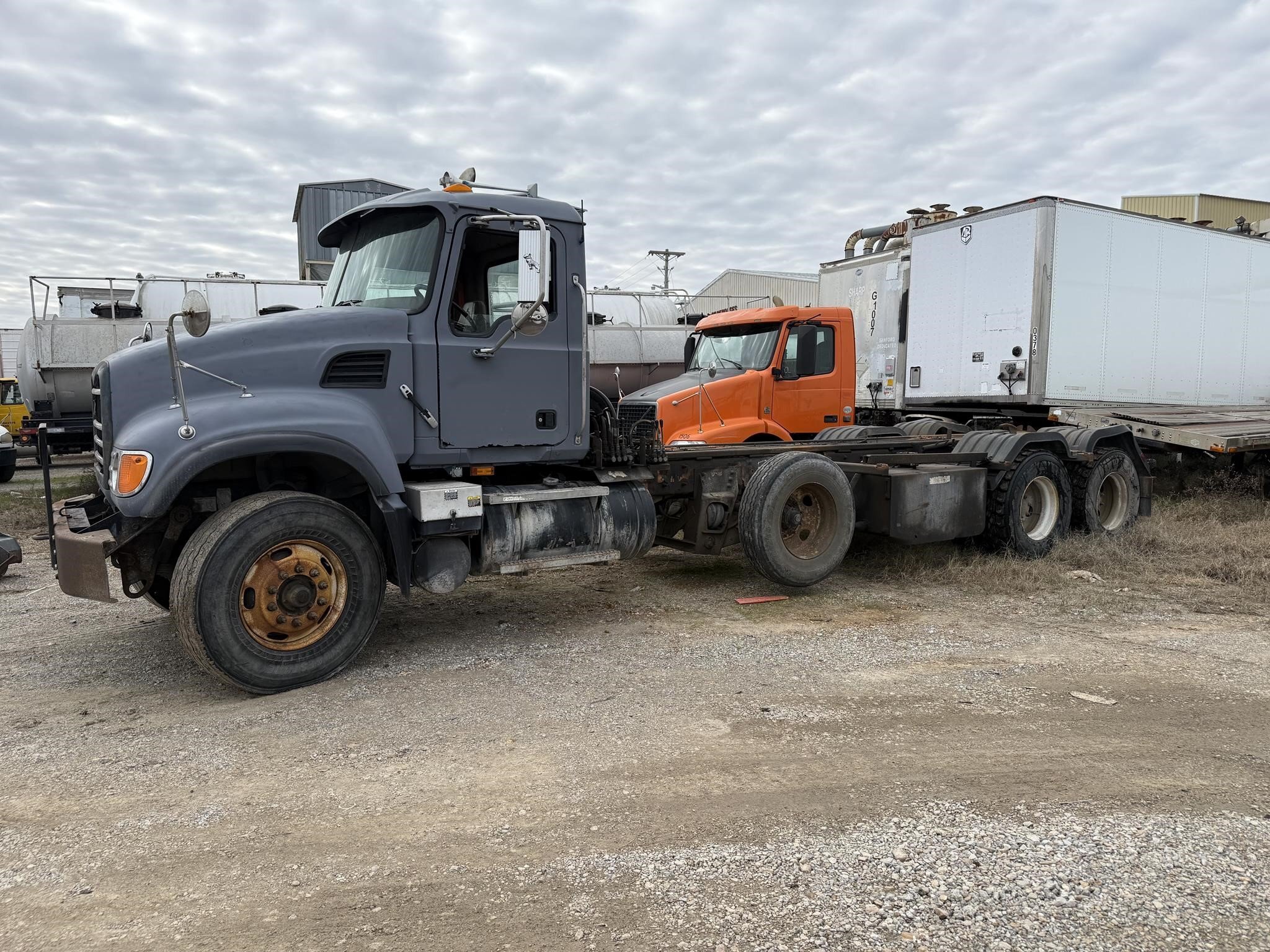 2007 Mack Granite CV713 Dump Trucks/Trailer