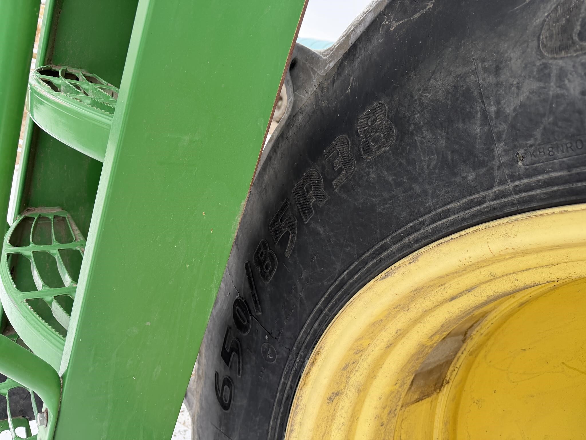 2013 John Deere S690 Combine
