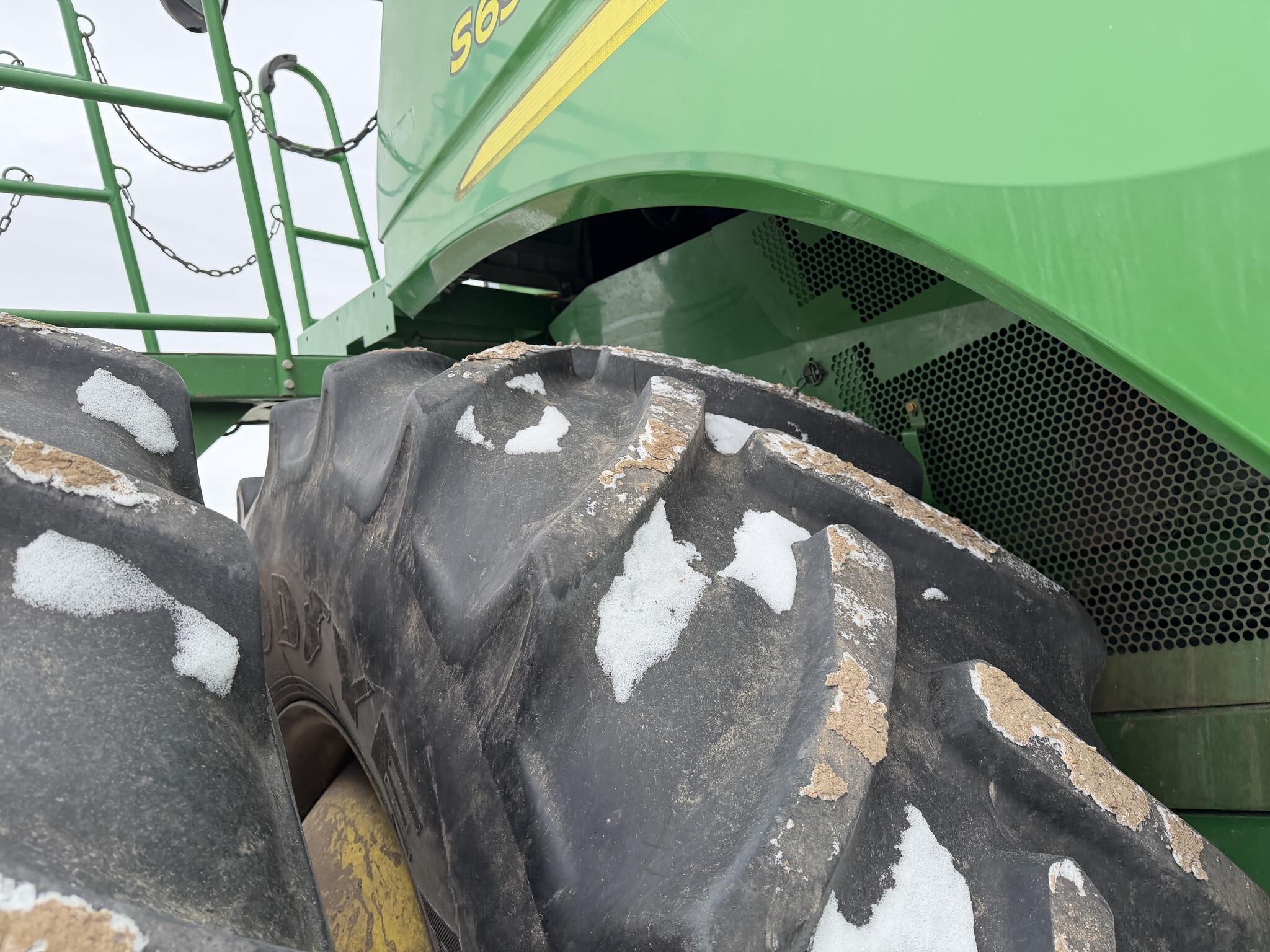2013 John Deere S690 Combine