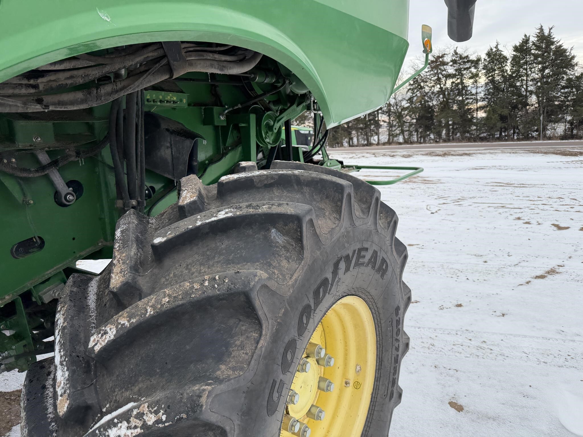 2013 John Deere S690 Combine
