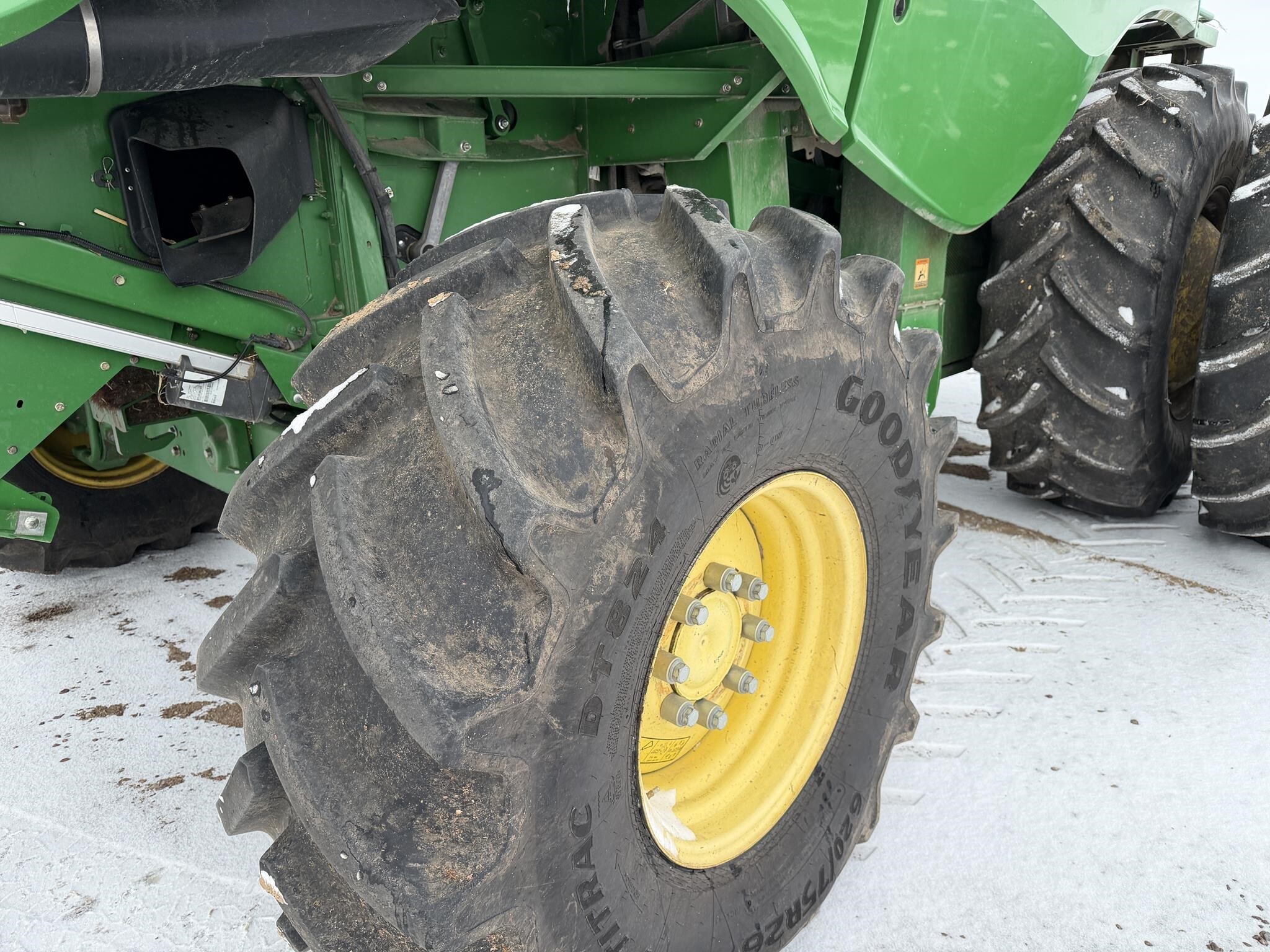 2013 John Deere S690 Combine