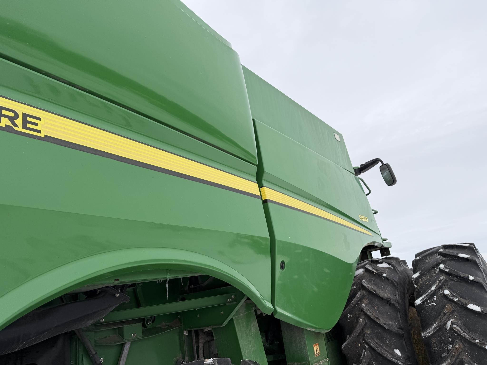 2013 John Deere S690 Combine