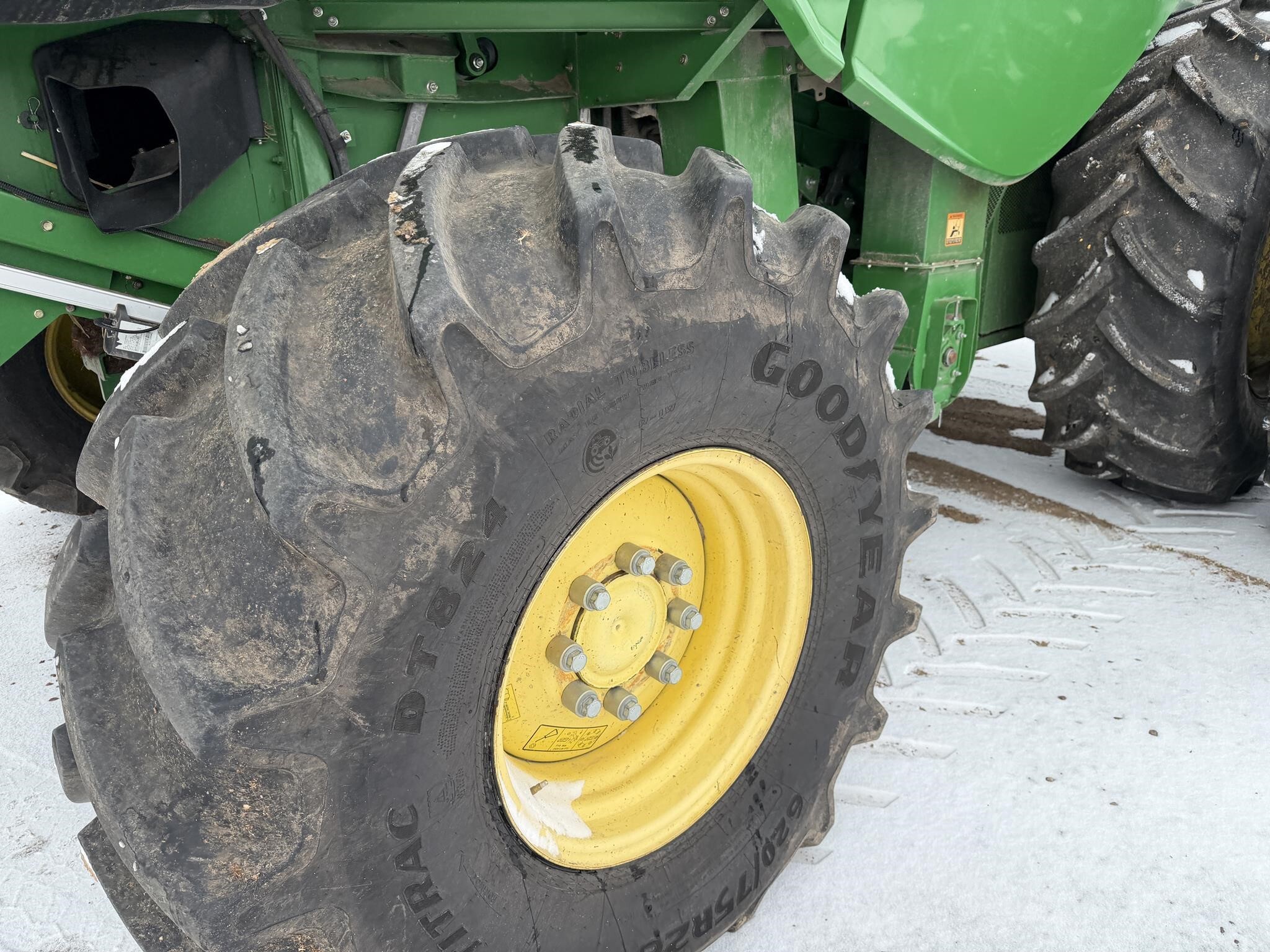 2013 John Deere S690 Combine