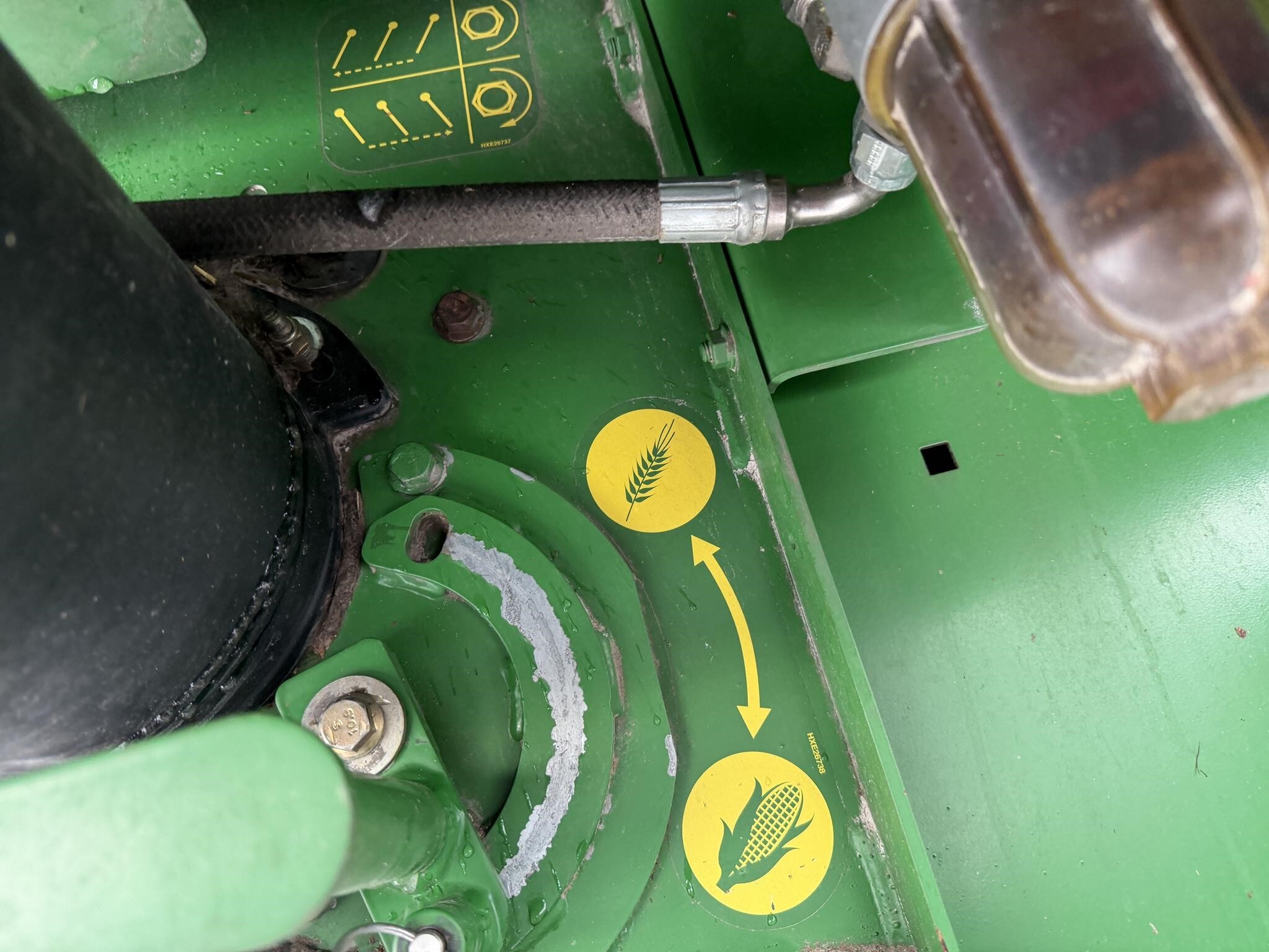 2013 John Deere S690 Combine