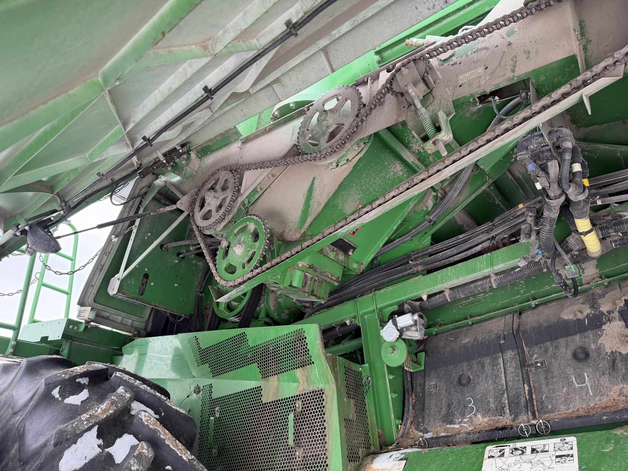2013 John Deere S690 Combine