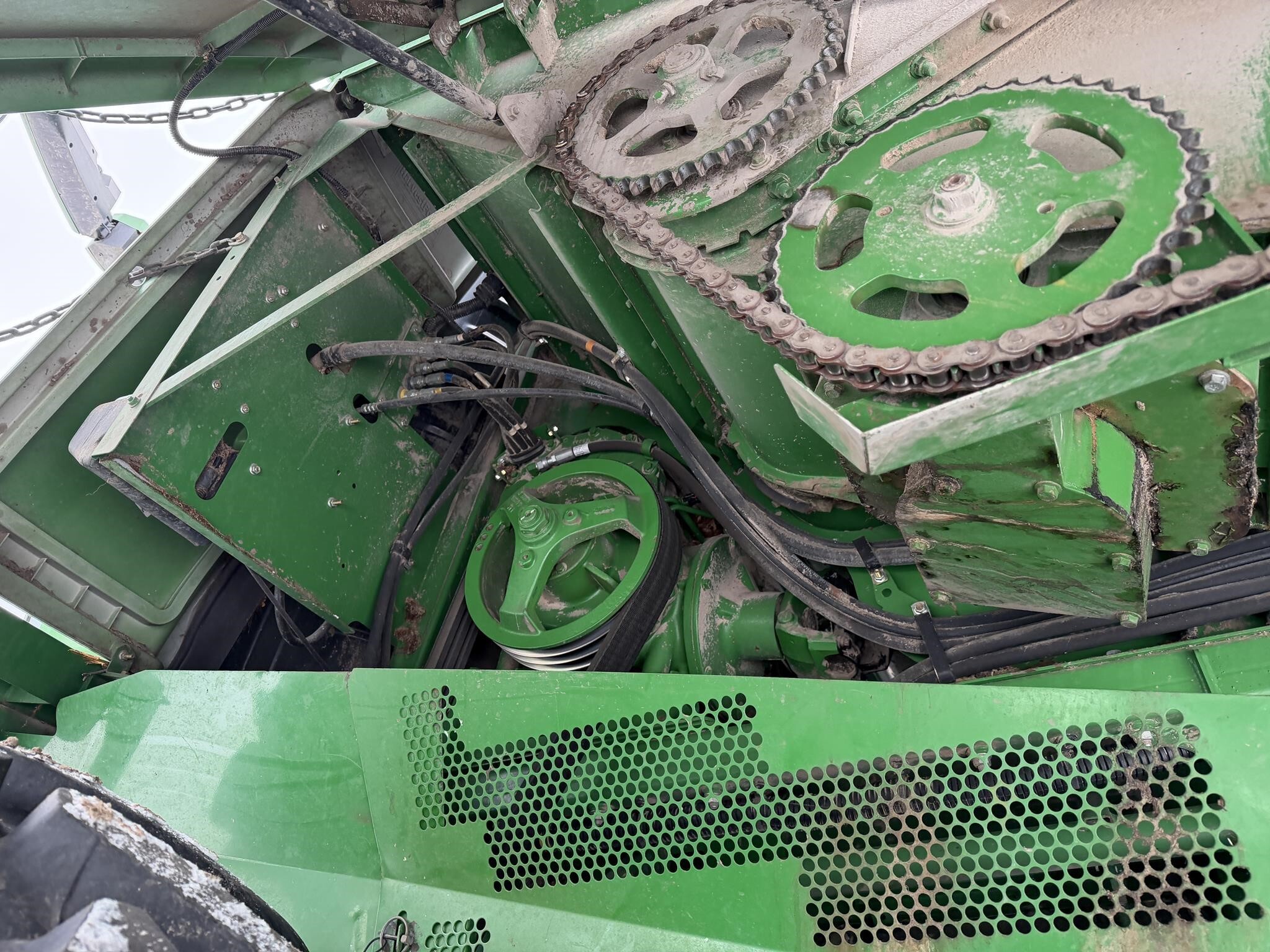 2013 John Deere S690 Combine