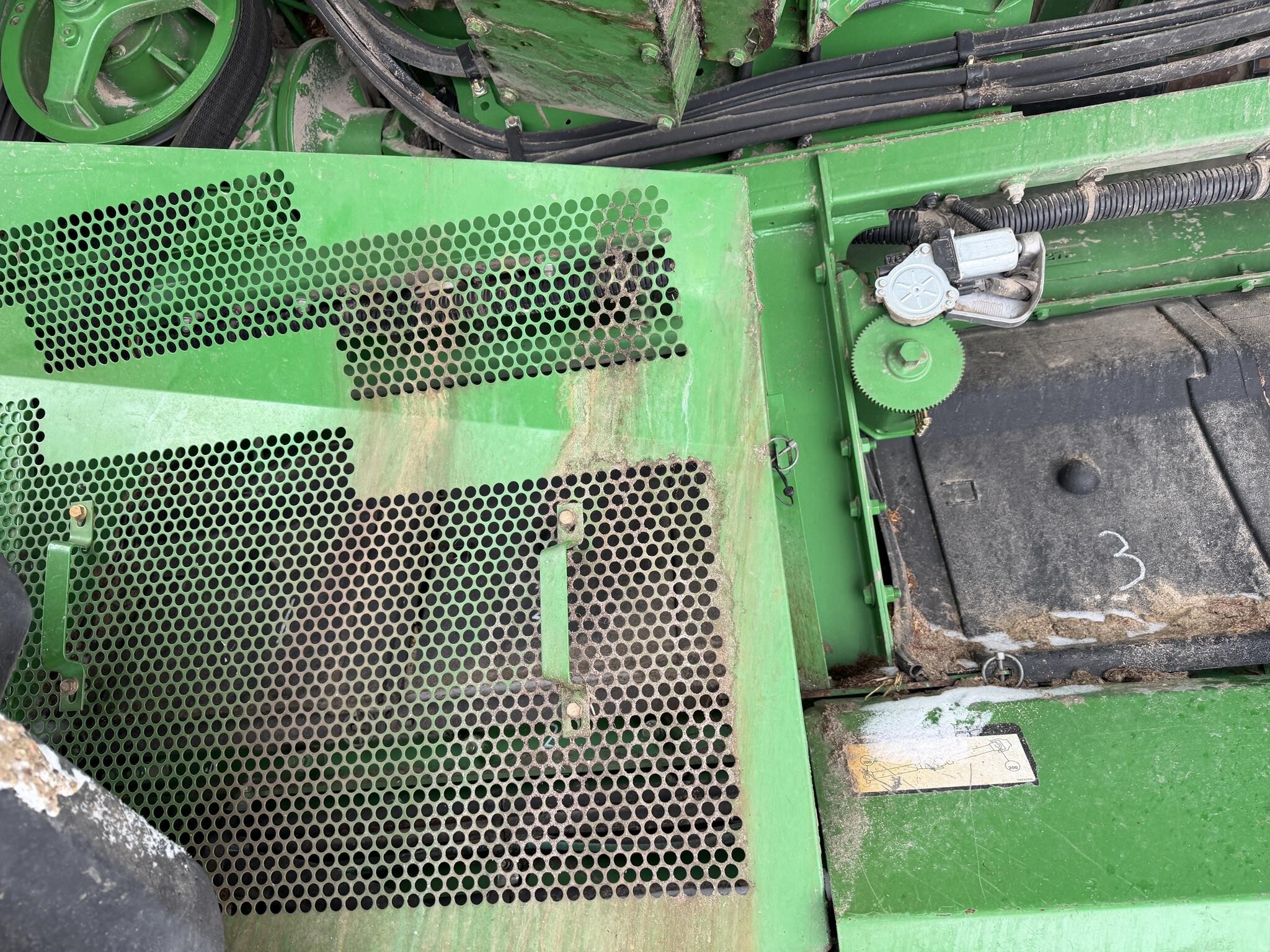2013 John Deere S690 Combine