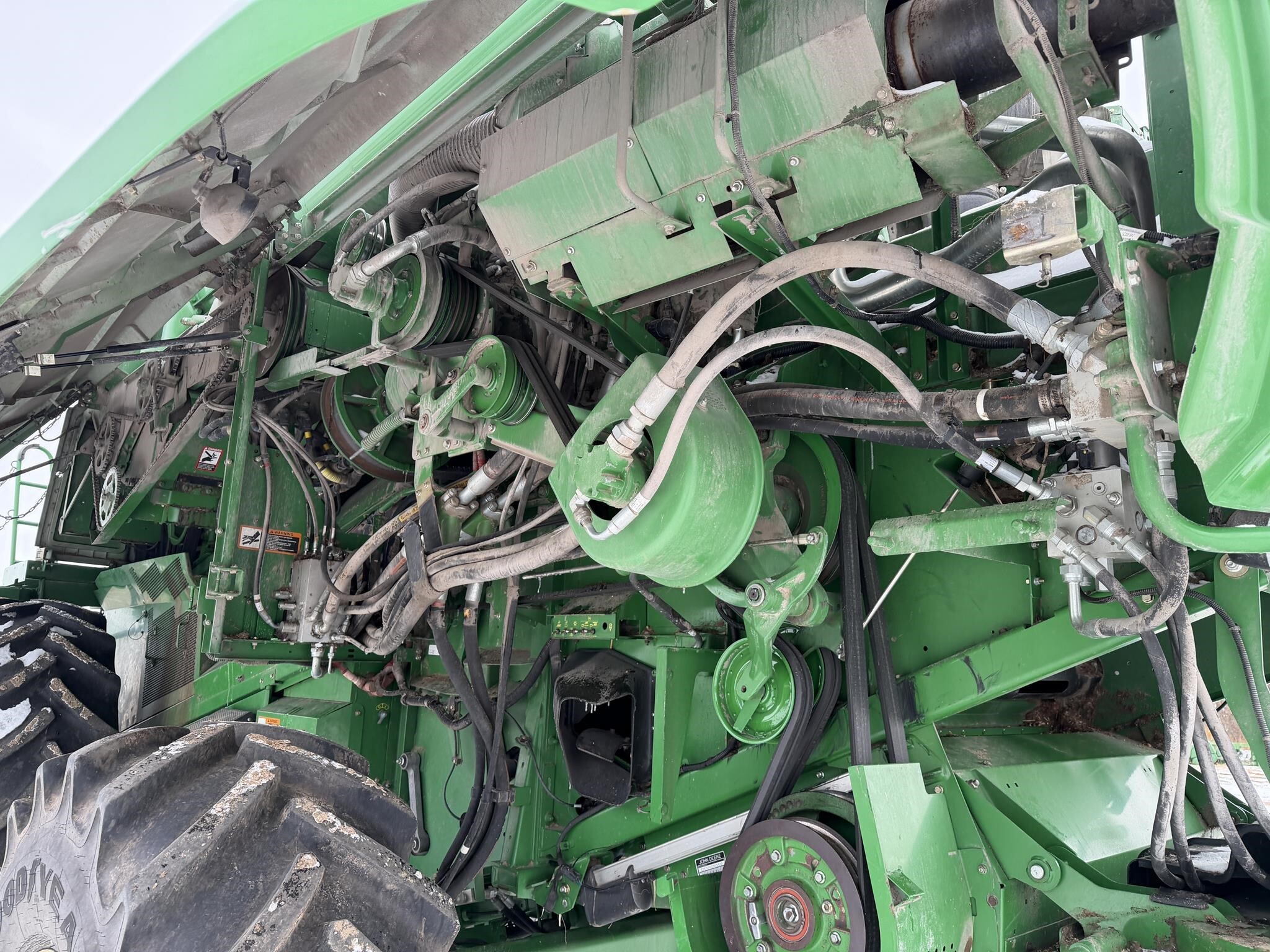 2013 John Deere S690 Combine