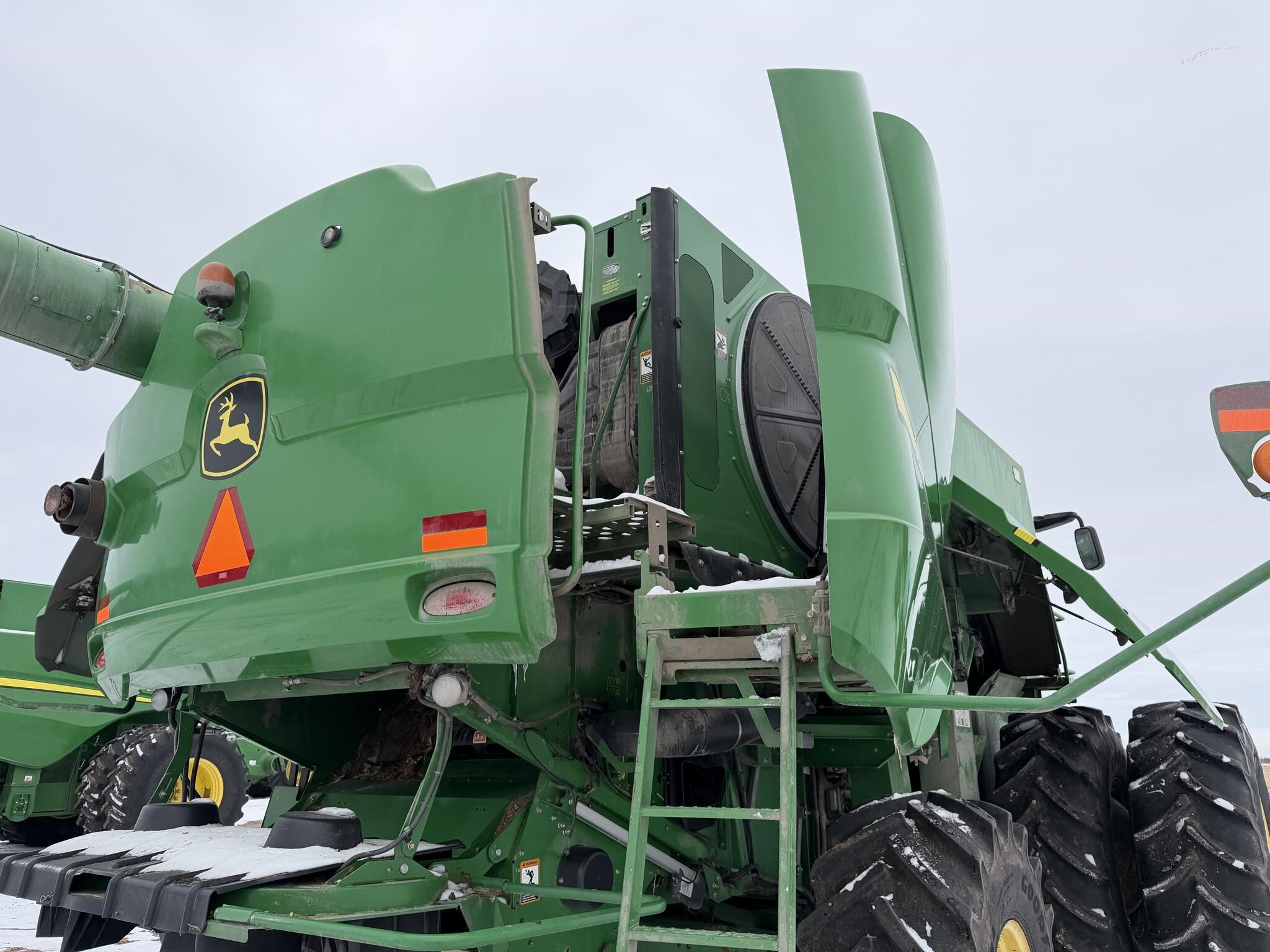 2013 John Deere S690 Combine