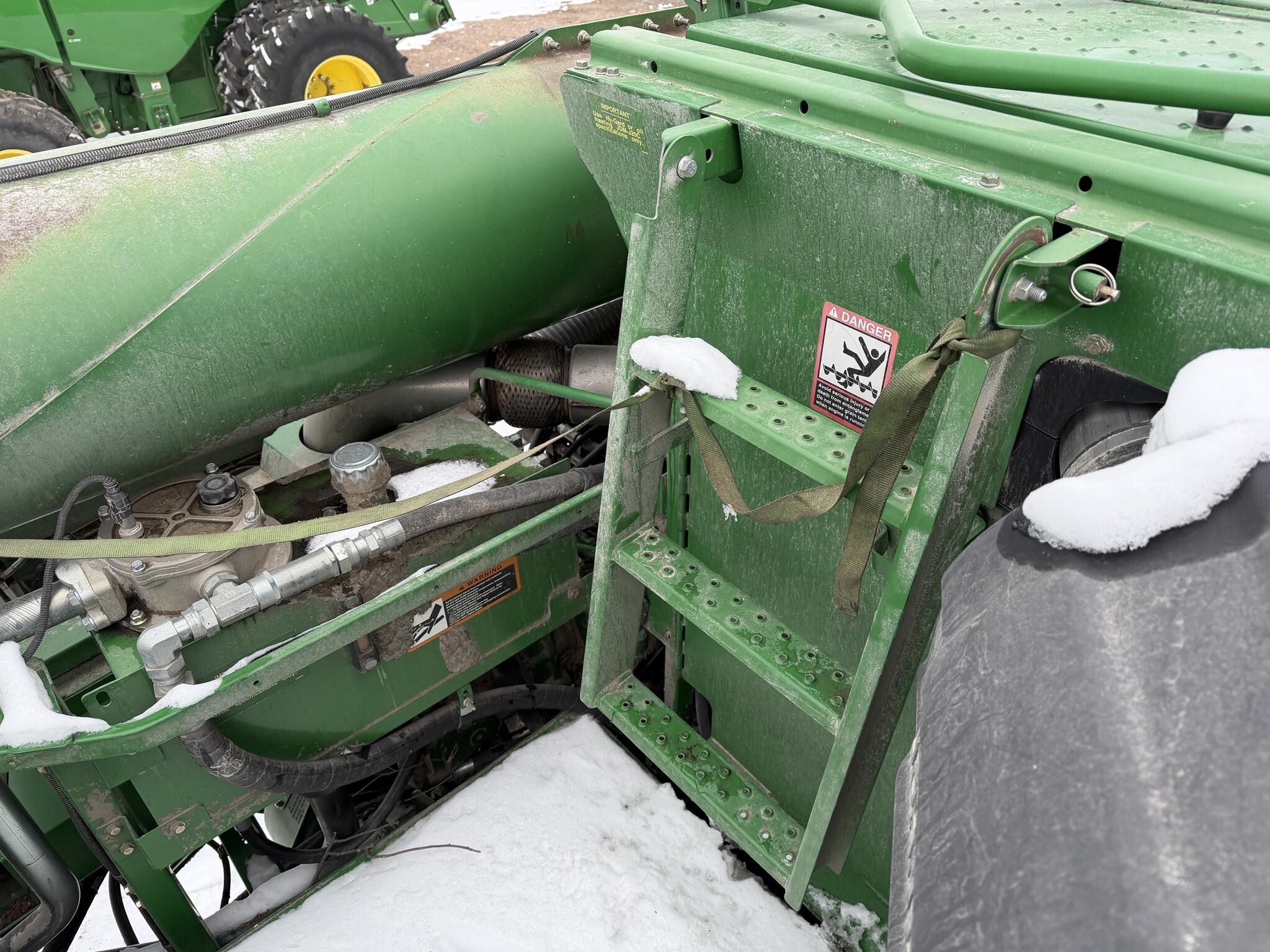 2013 John Deere S690 Combine