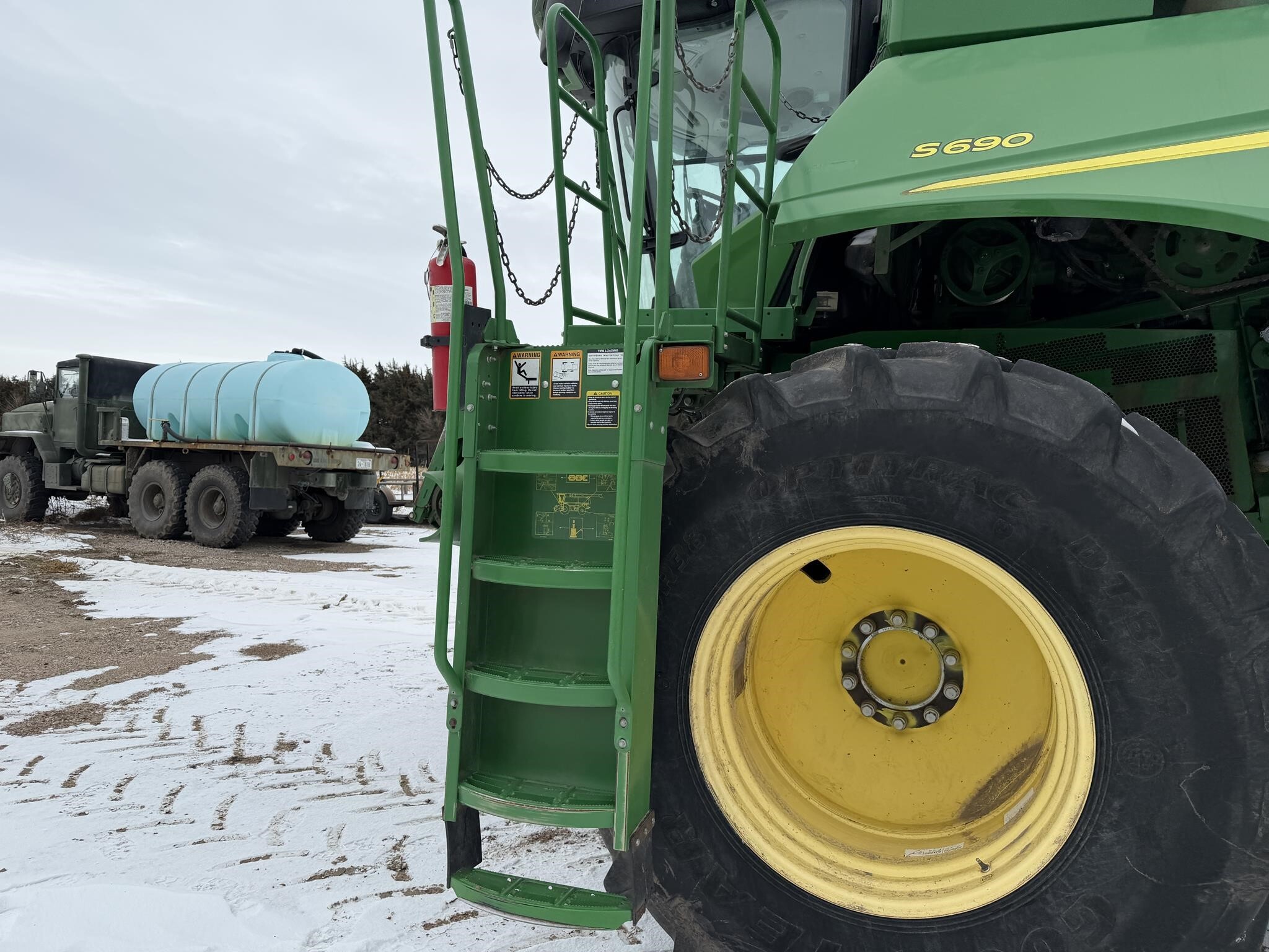 2013 John Deere S690 Combine