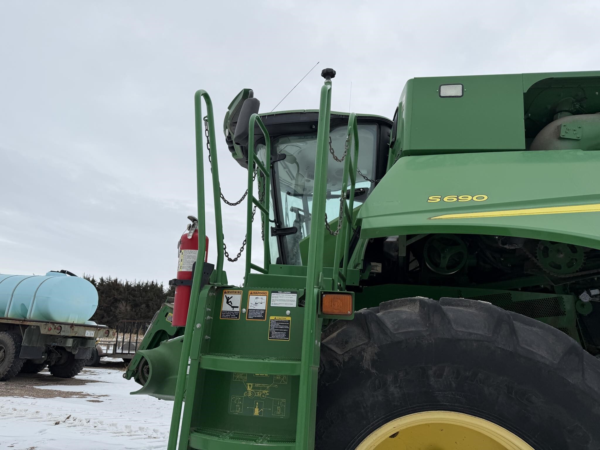 2013 John Deere S690 Combine