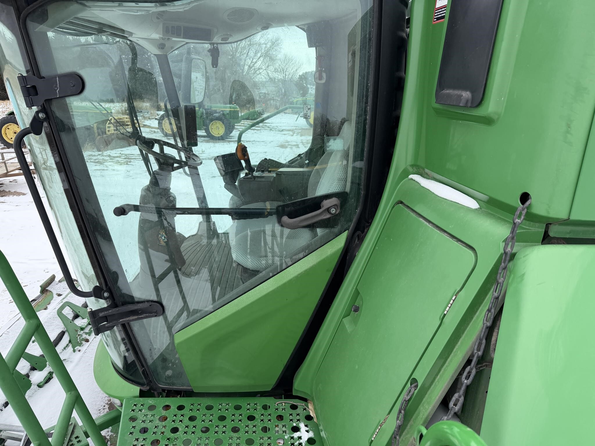 2013 John Deere S690 Combine