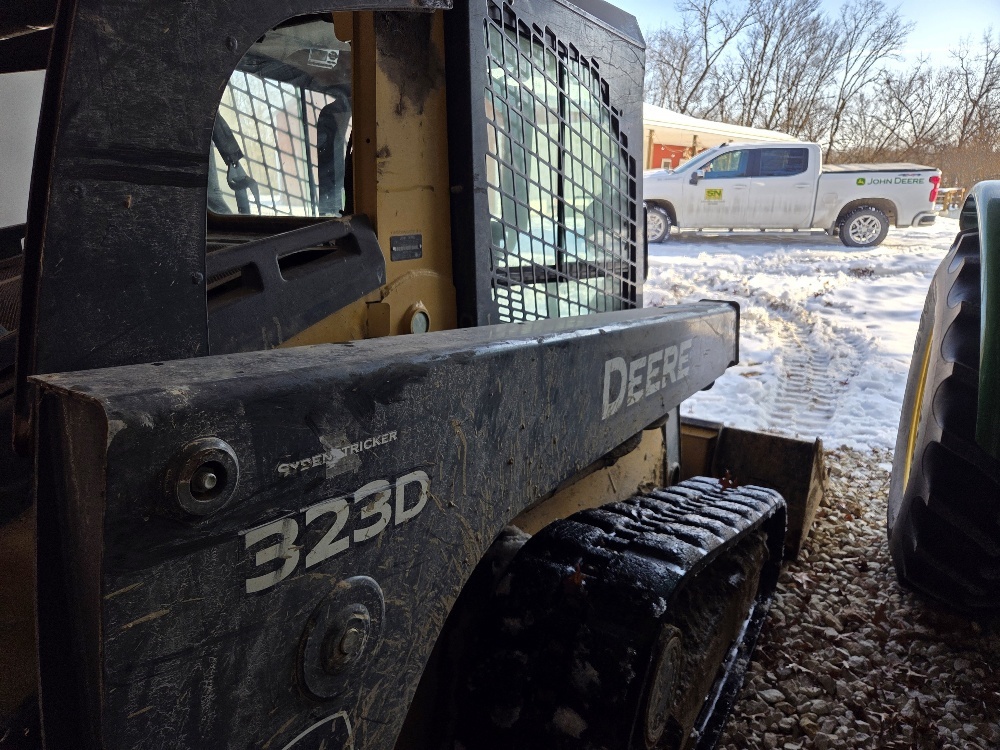 2012 Deere 323D Skid Steer