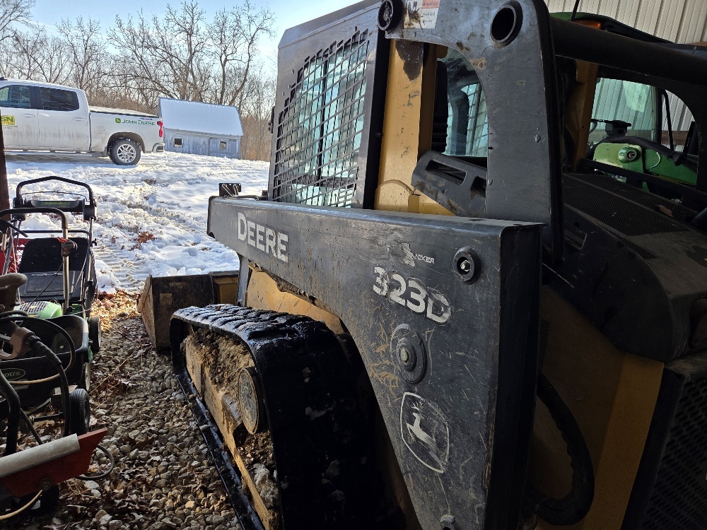 2012 Deere 323D Skid Steer
