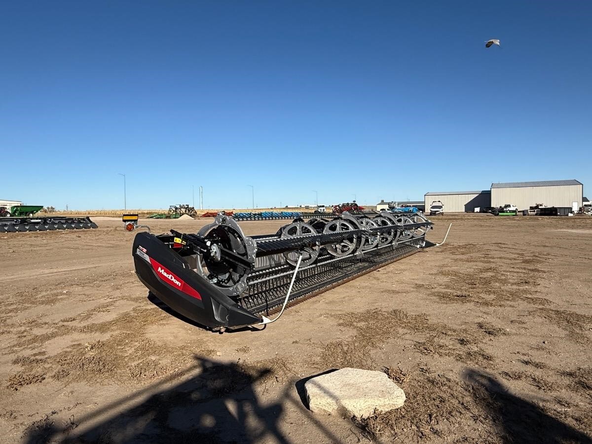 2022 MacDon FD240 Platform
