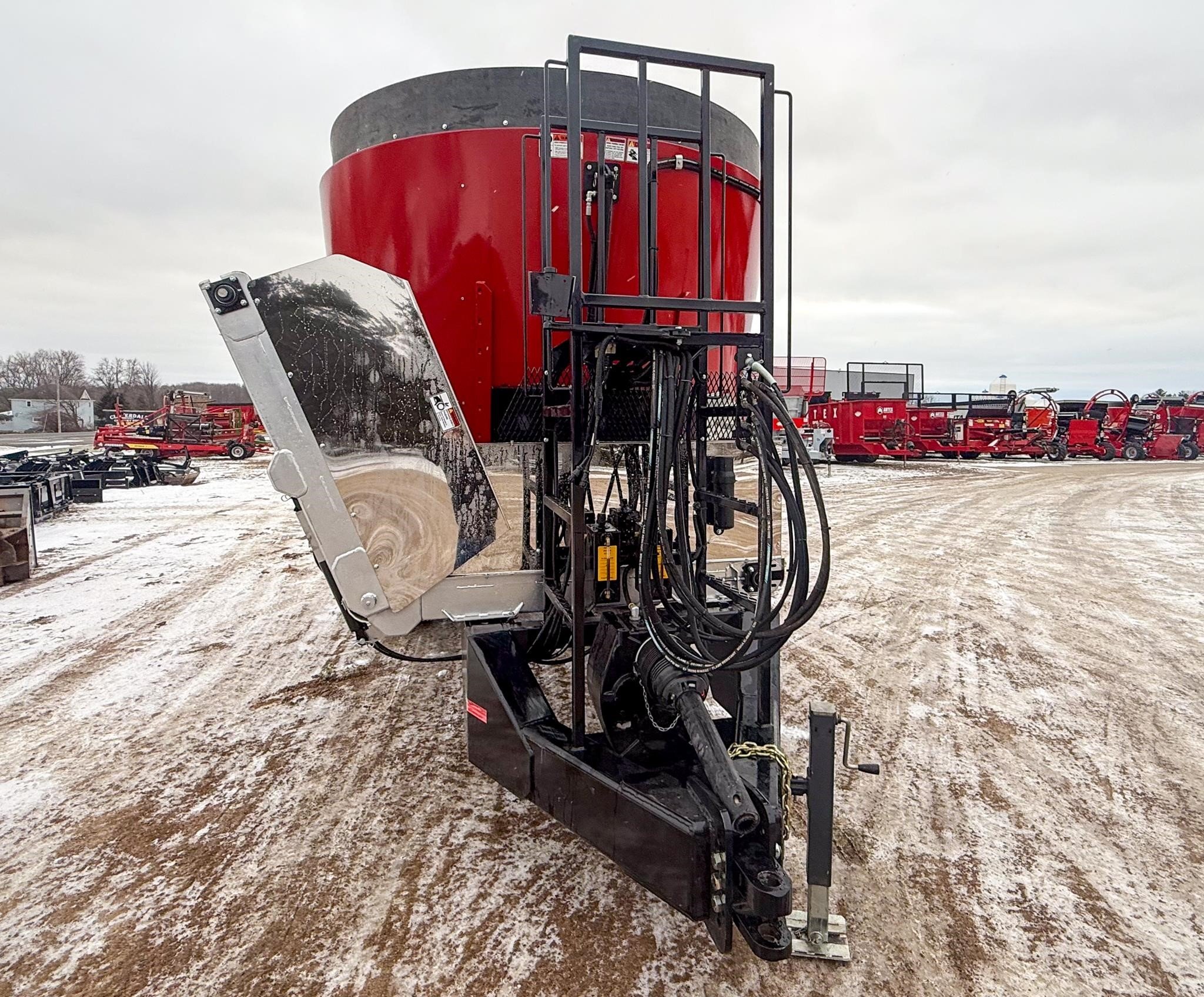 2026 Cloverdale 1100T Feed Wagon