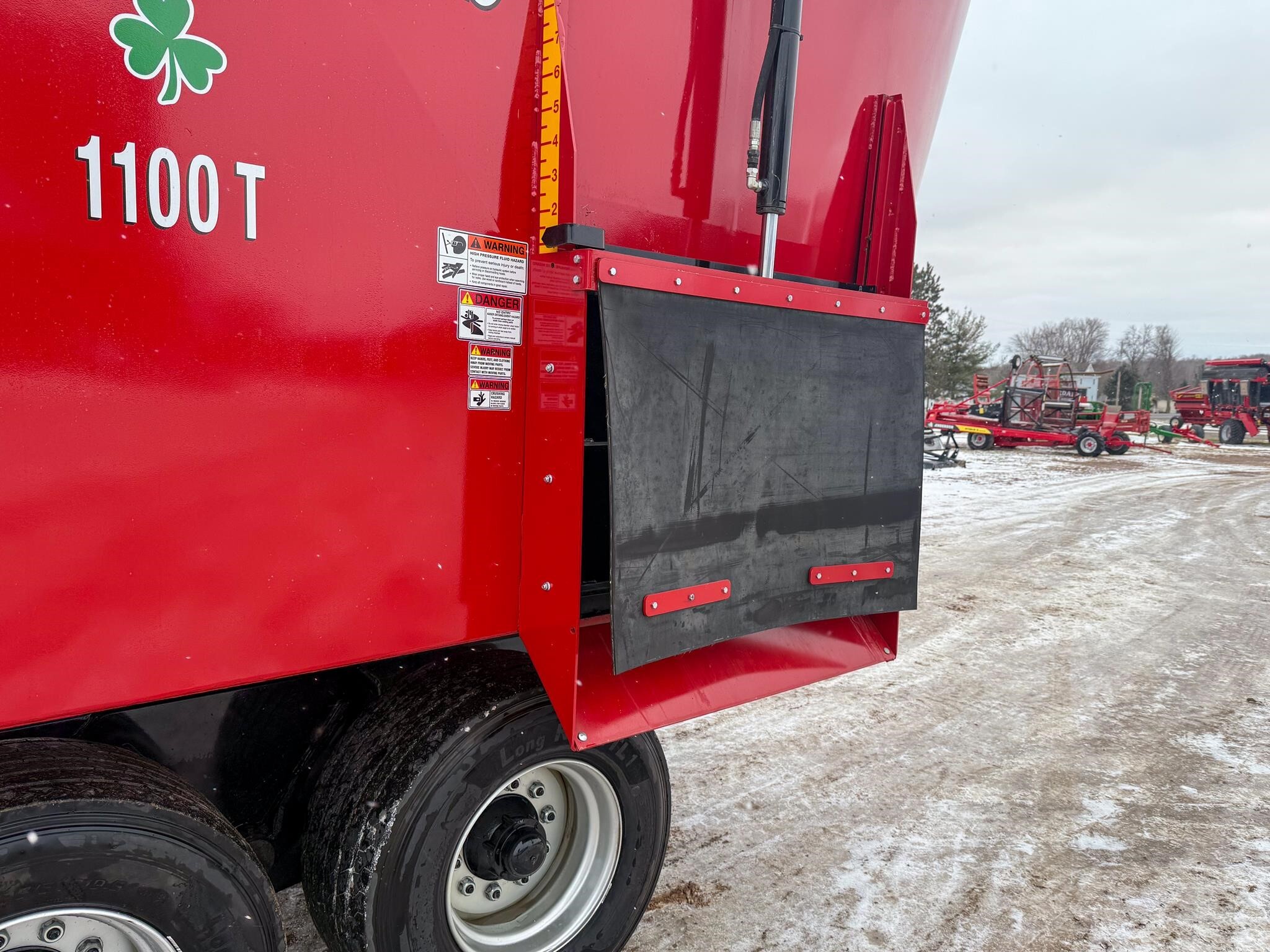 2026 Cloverdale 1100T Feed Wagon