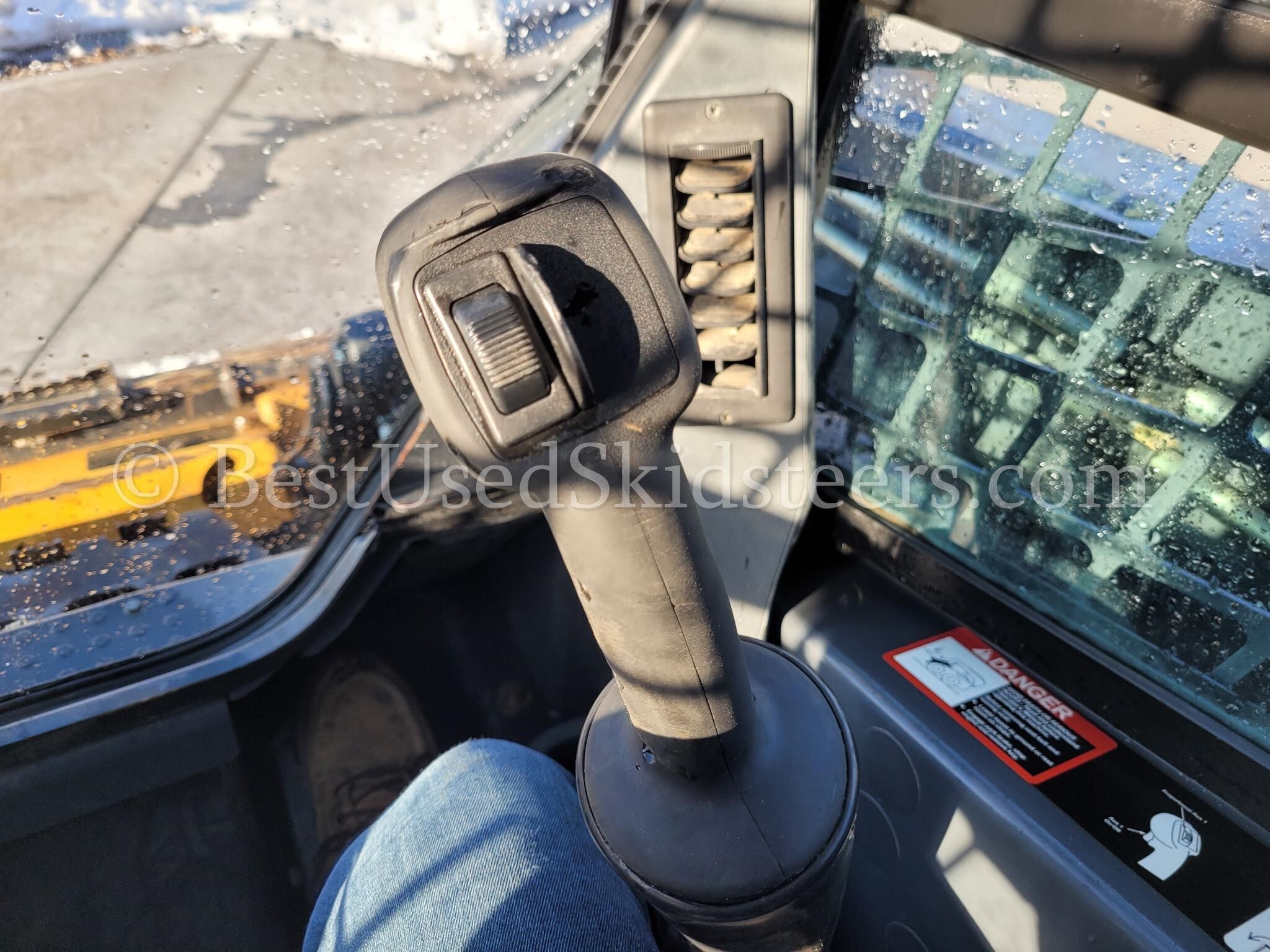 2011 Deere 320D Skid Steer