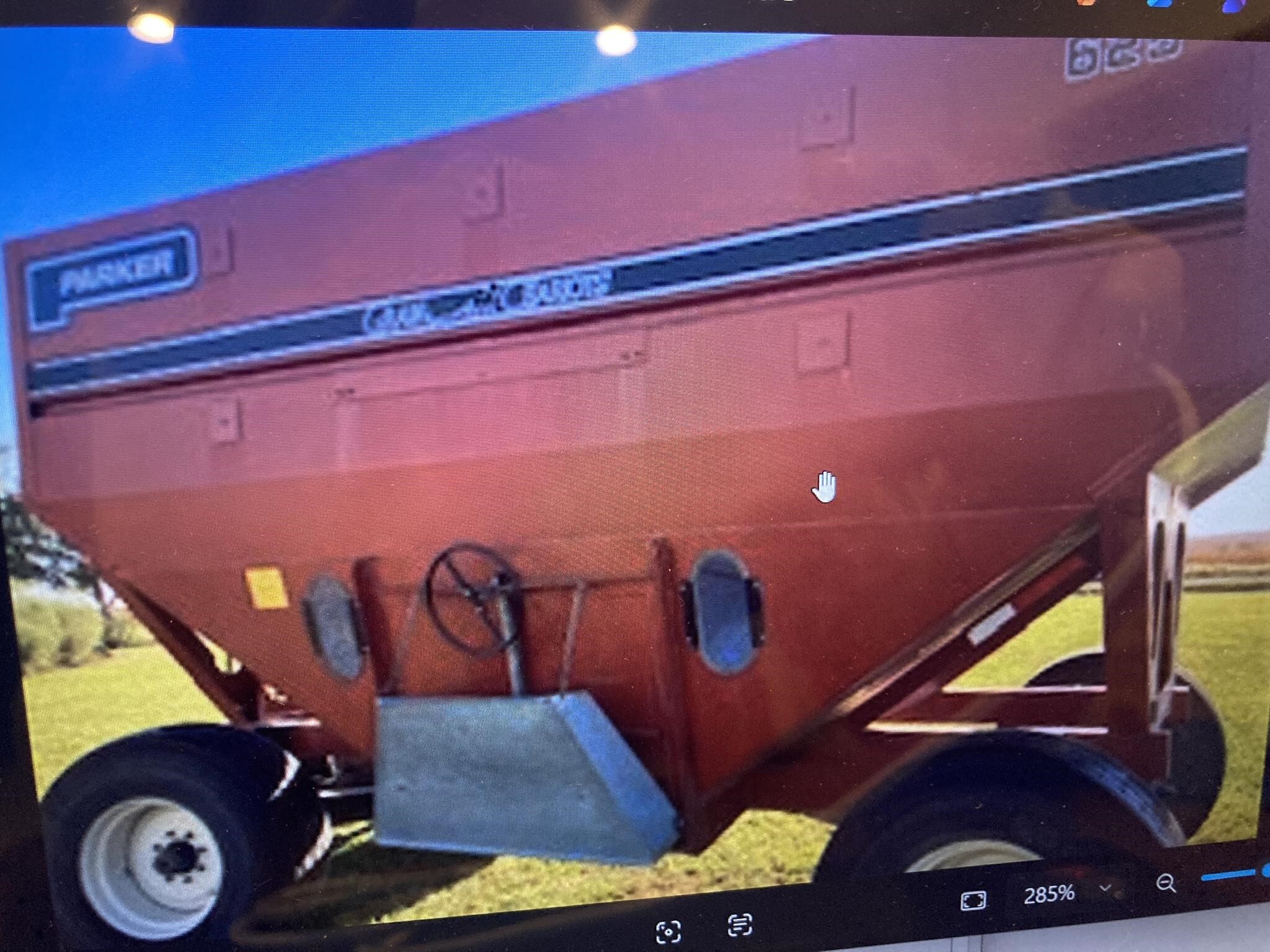 1998 Parker 625 Gravity Wagon