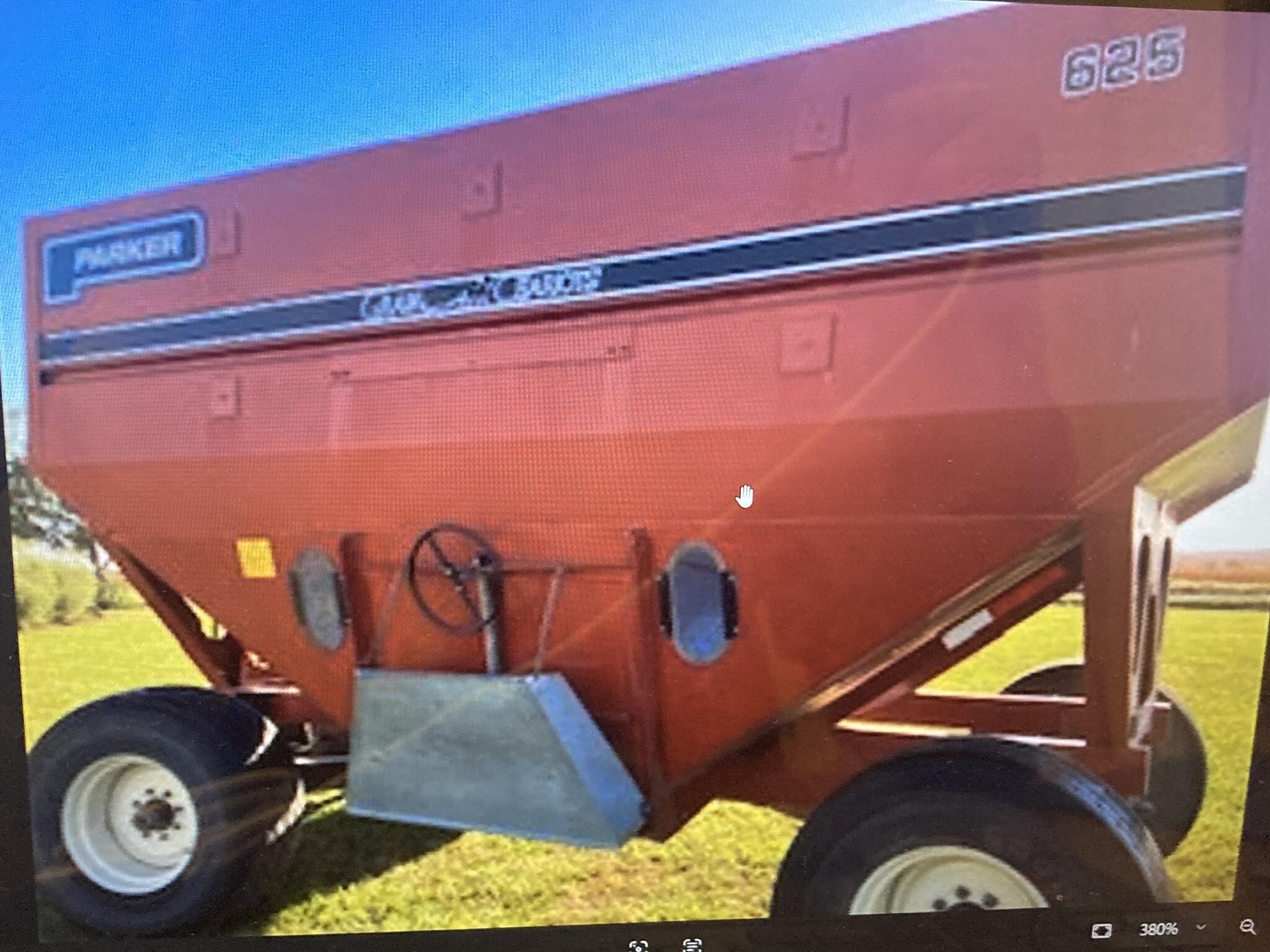 1998 Parker 625 Gravity Wagon