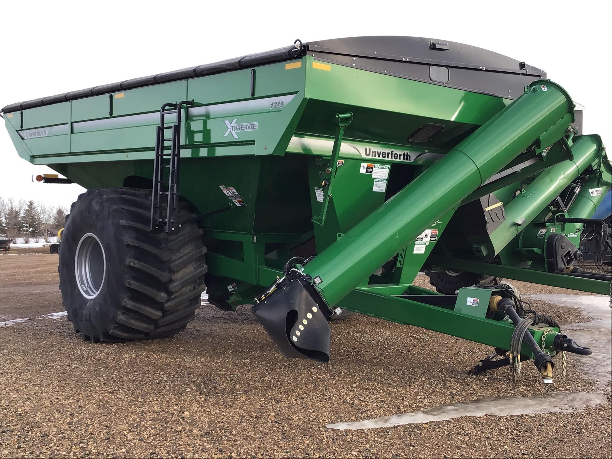 2024 Unverferth 1319 Grain Cart