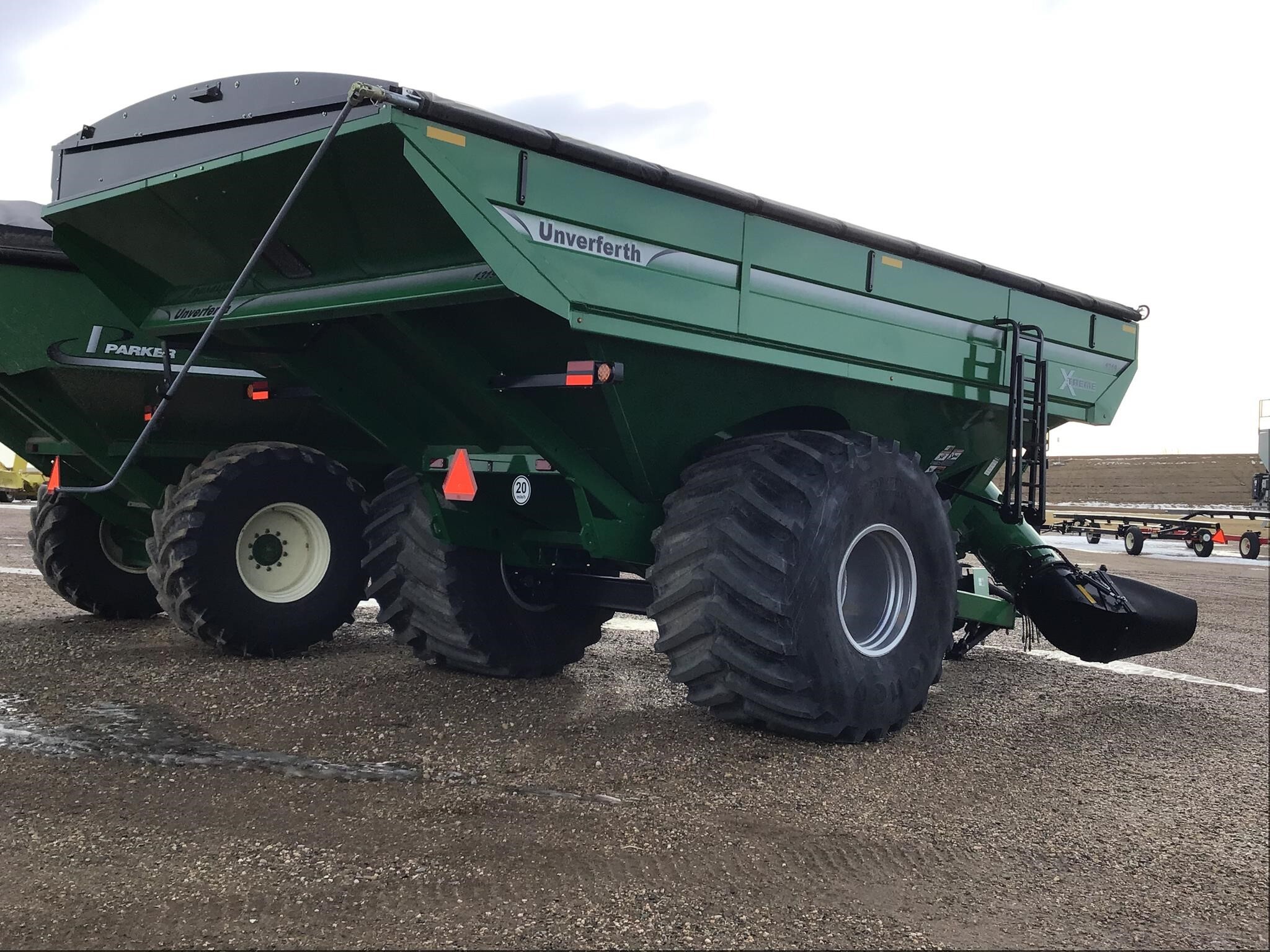 2024 Unverferth 1319 Grain Cart