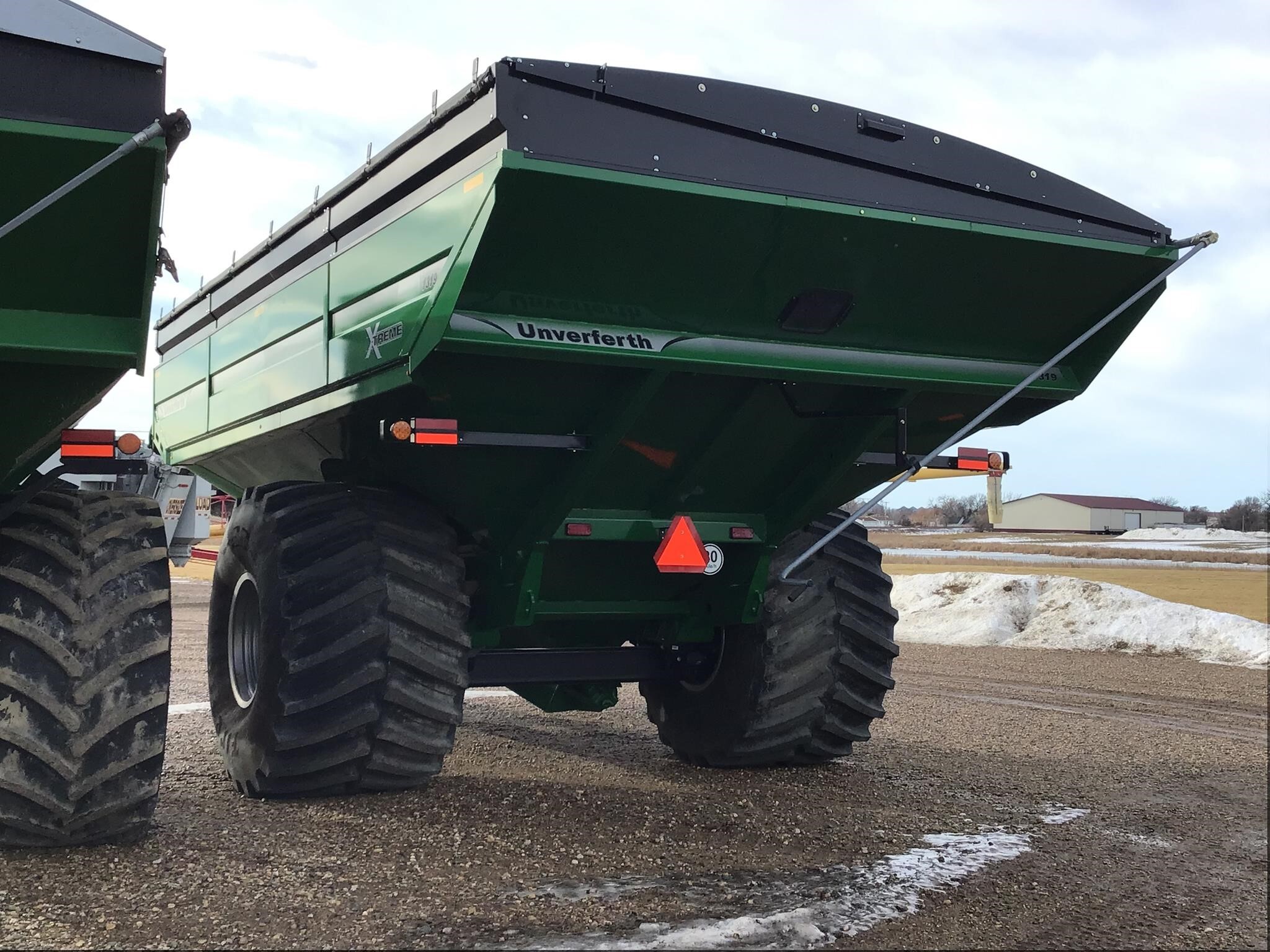 2024 Unverferth 1319 Grain Cart