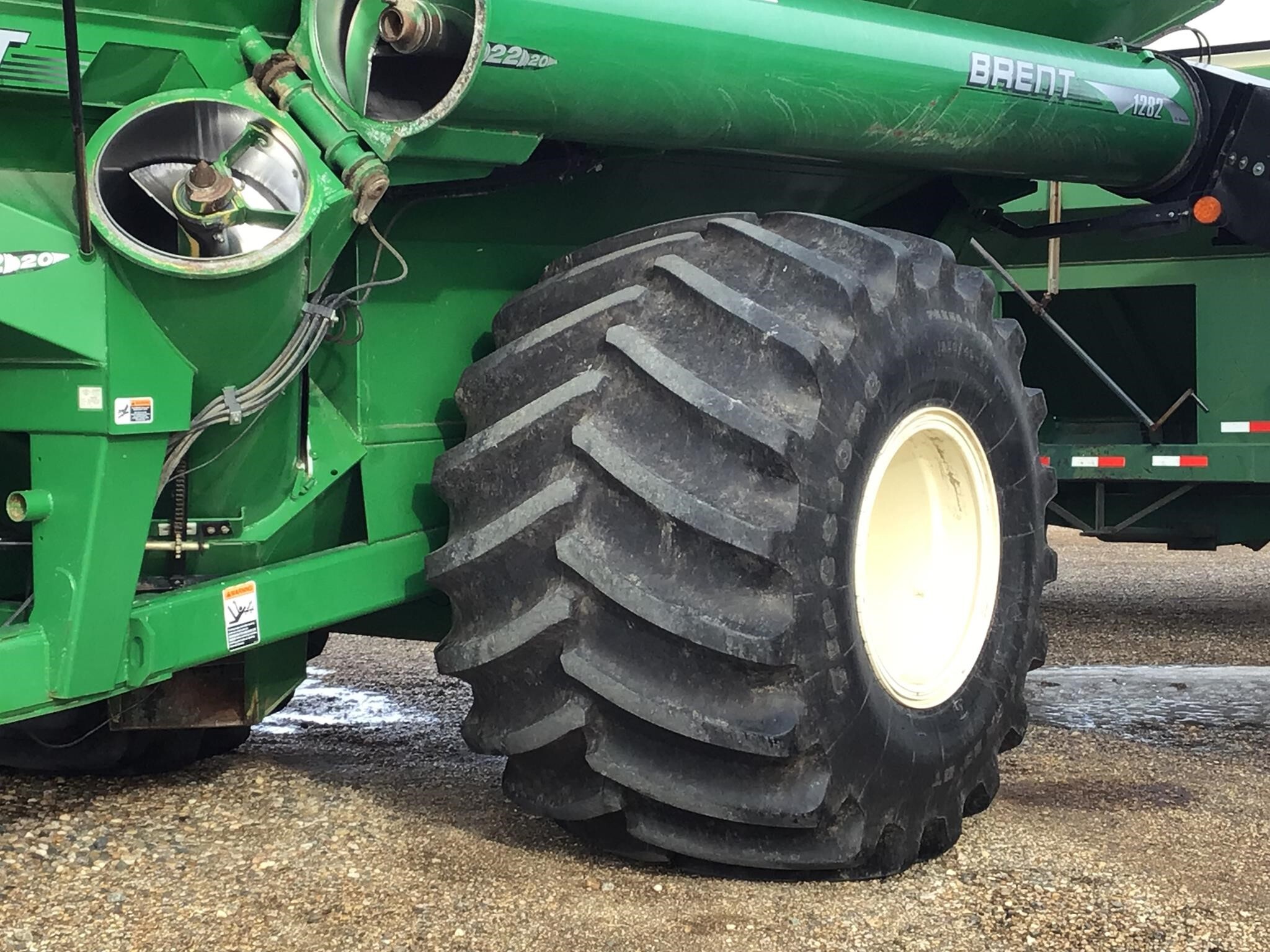  Brent 1282 Grain Cart