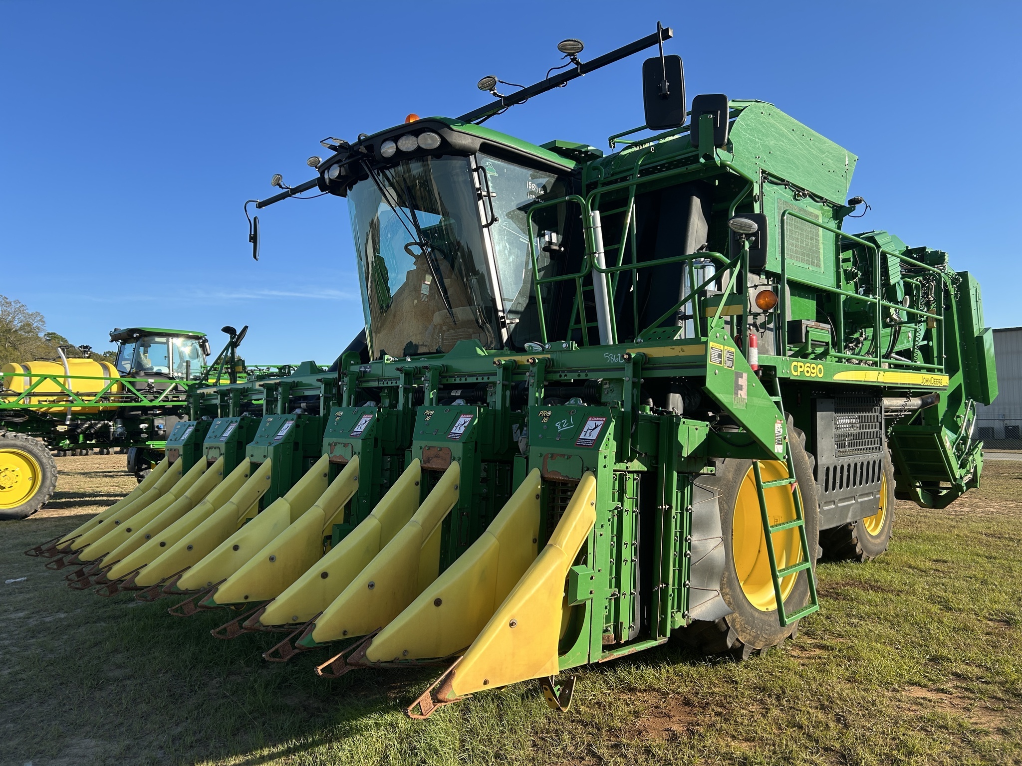2019 John Deere CP690 Cotton Equipment
