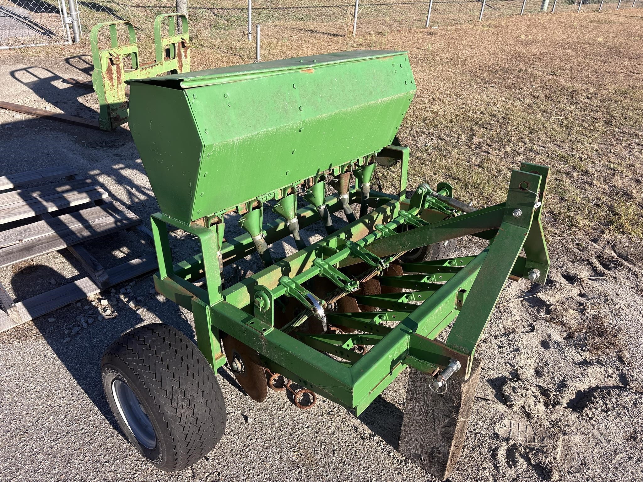  John Deere VAN BRUNT B Drill