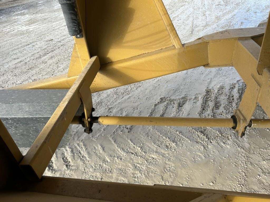  J&M 1150-22S Grain Cart