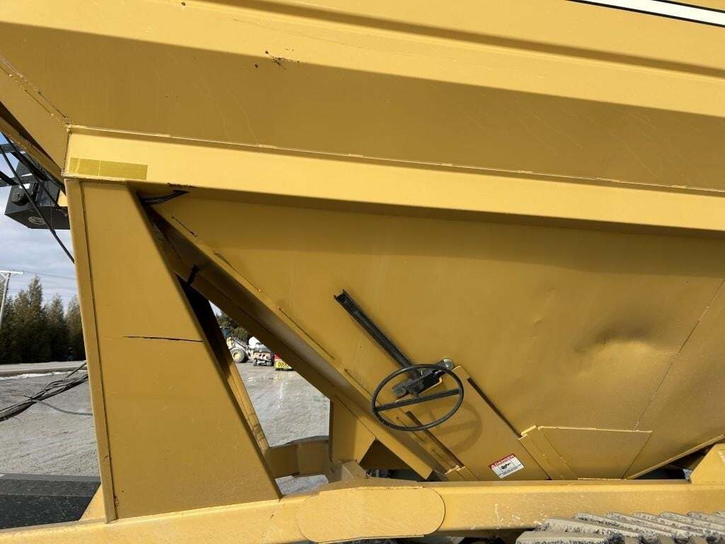  J&M 1150-22S Grain Cart