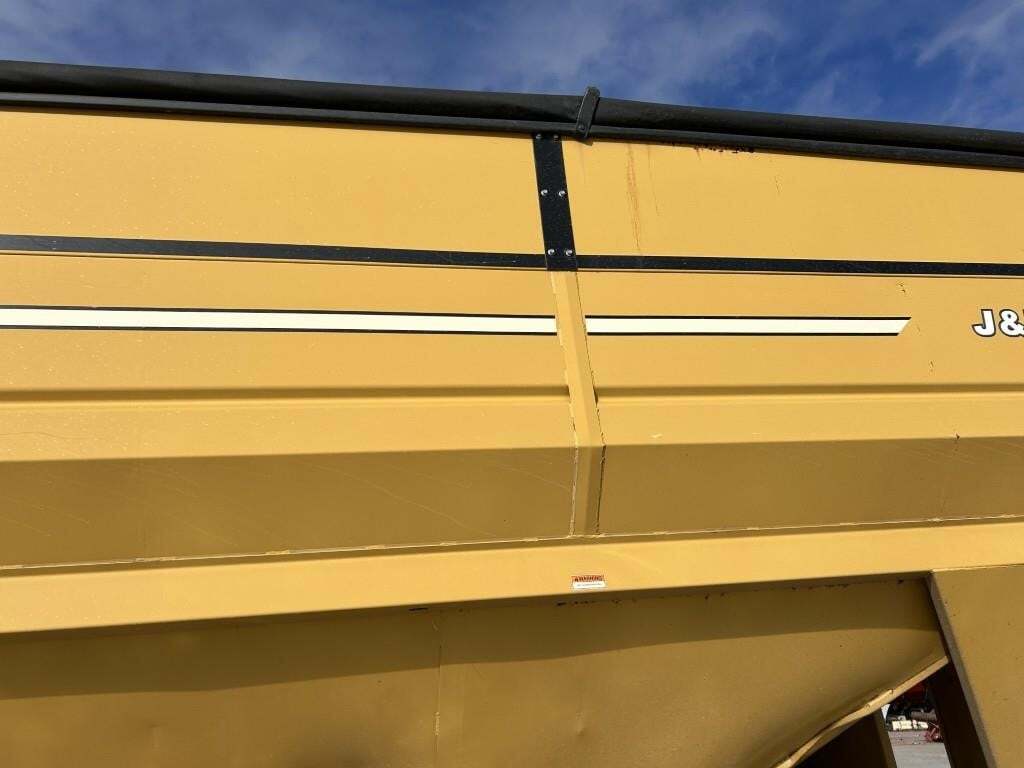  J&M 1150-22S Grain Cart