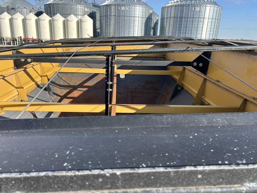  J&M 1150-22S Grain Cart