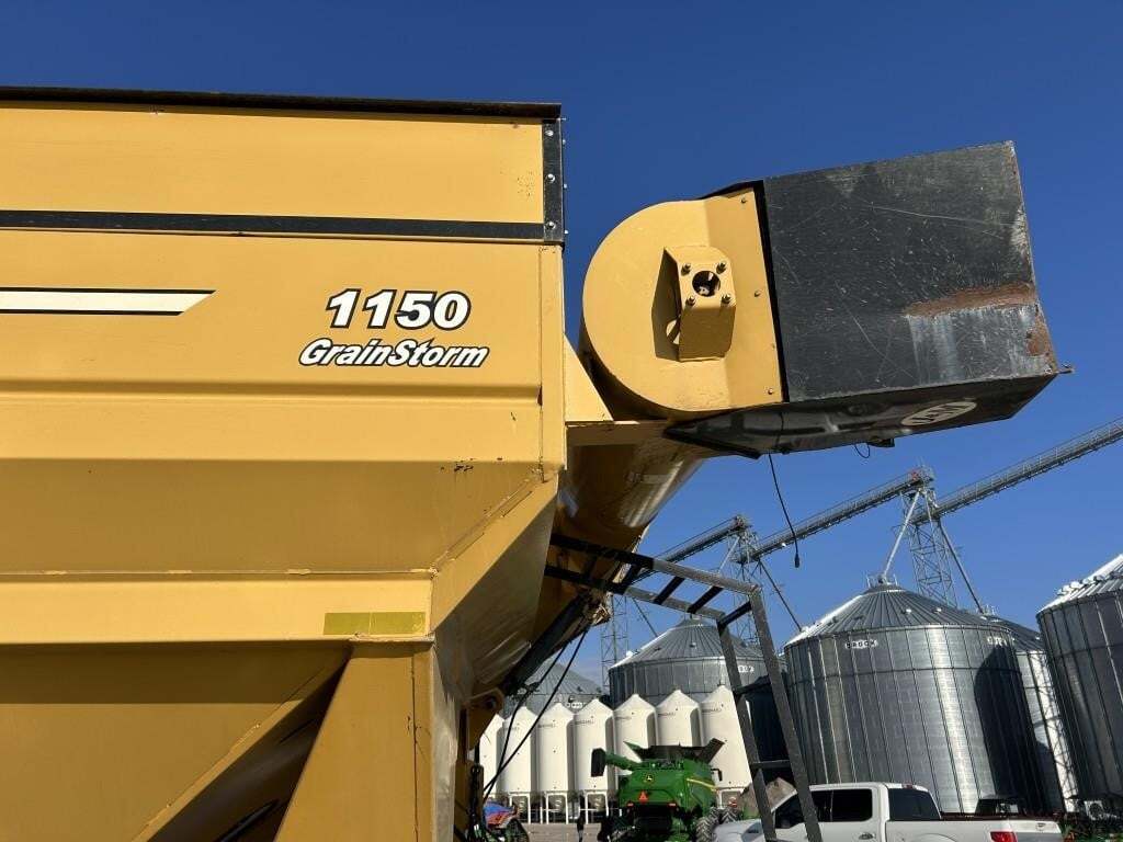  J&M 1150-22S Grain Cart