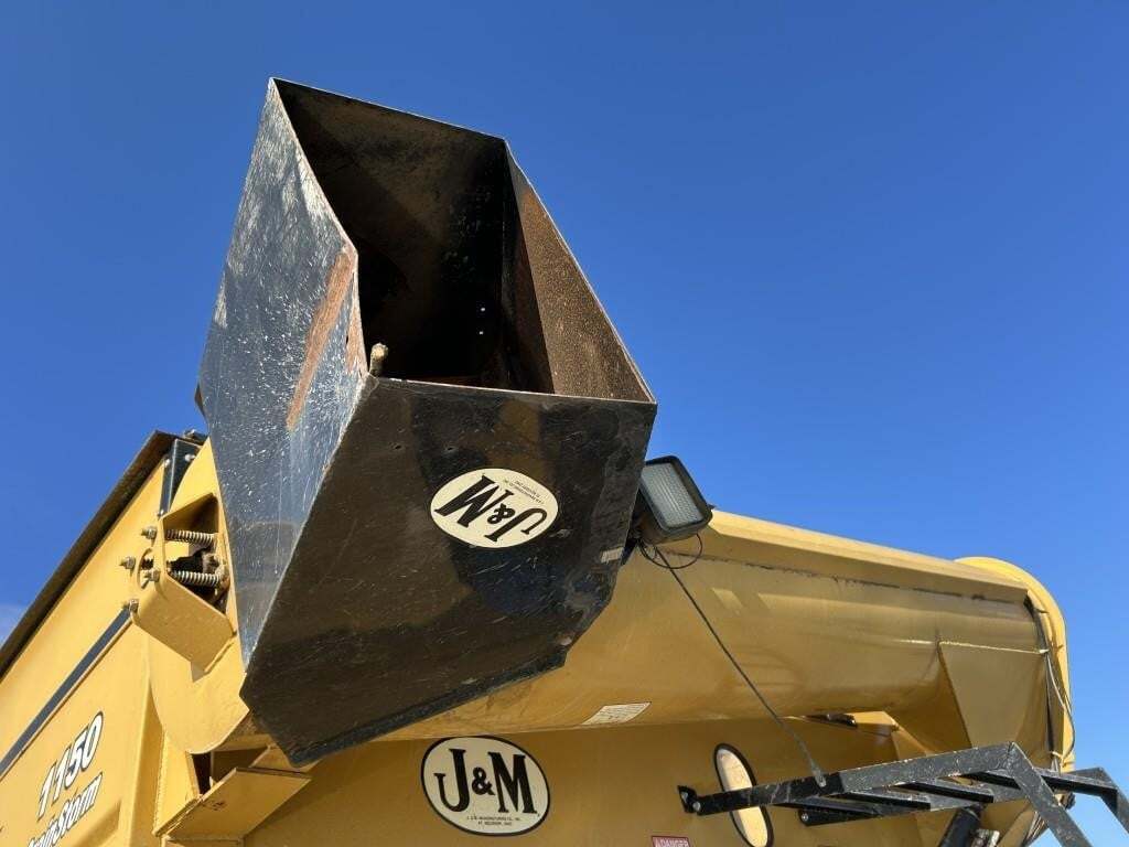 J&M 1150-22S Grain Cart