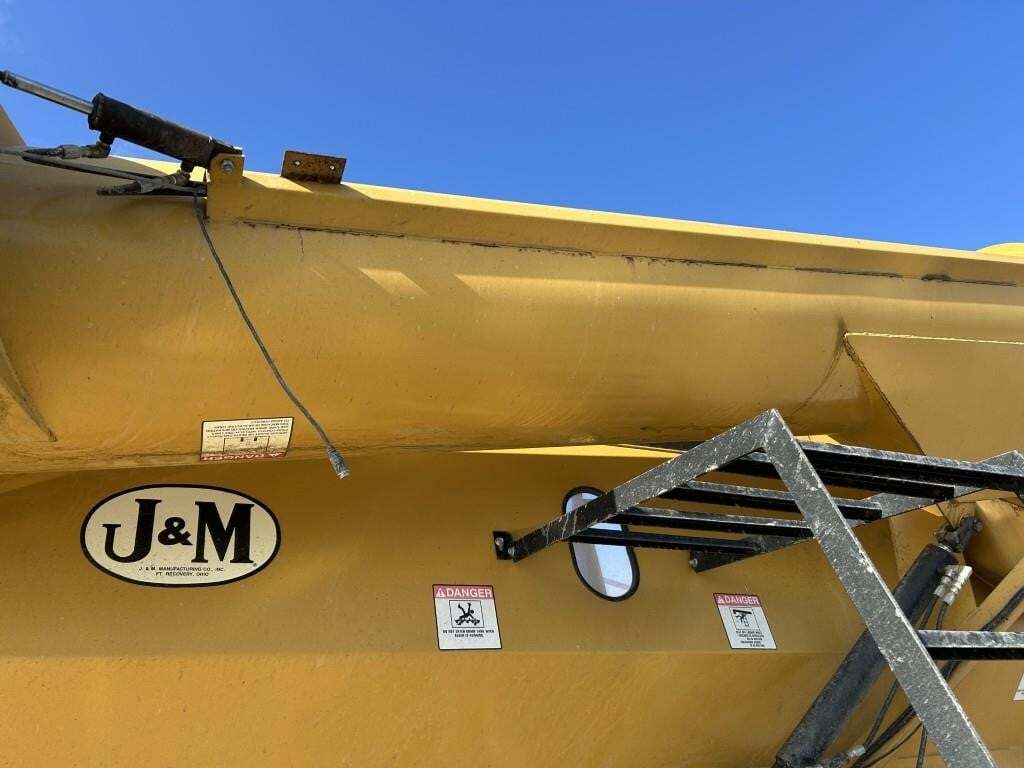  J&M 1150-22S Grain Cart