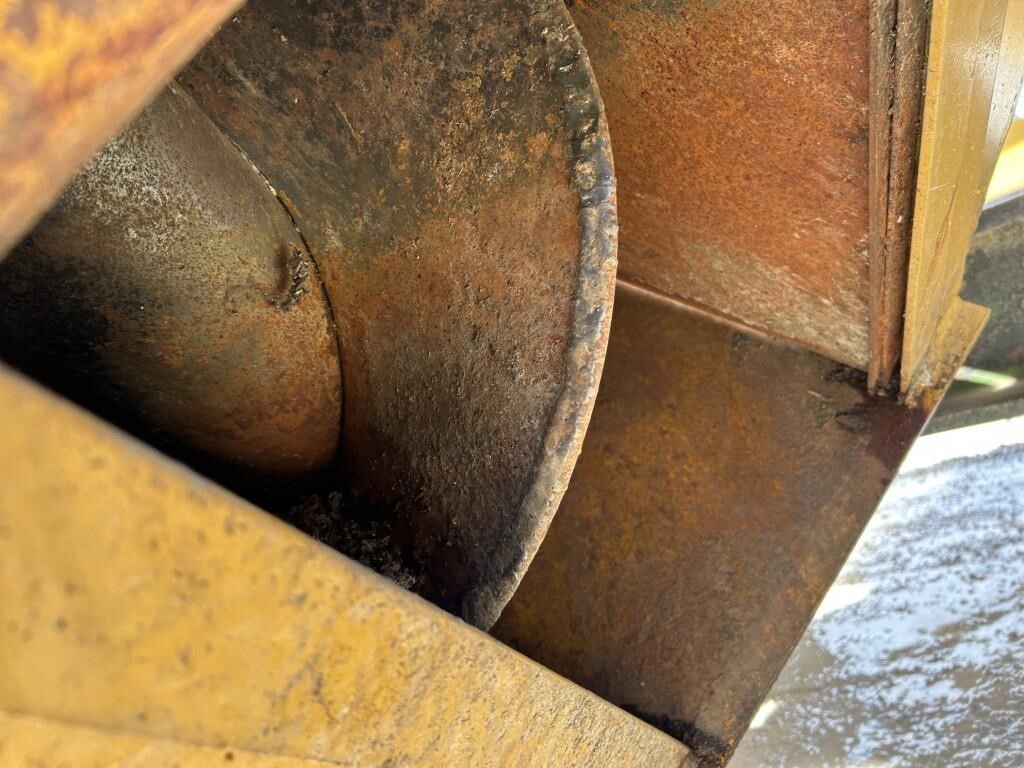  J&M 1150-22S Grain Cart