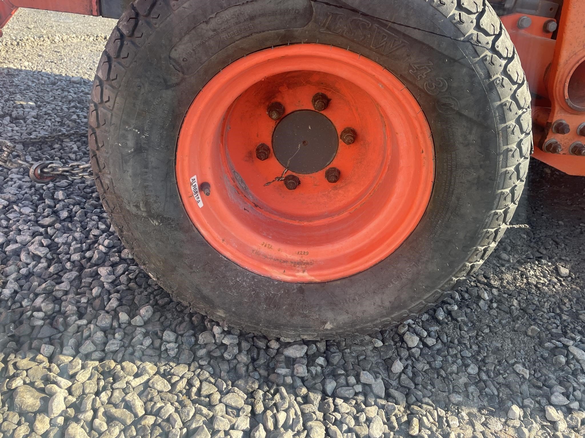  Kubota MX5800 Tractor