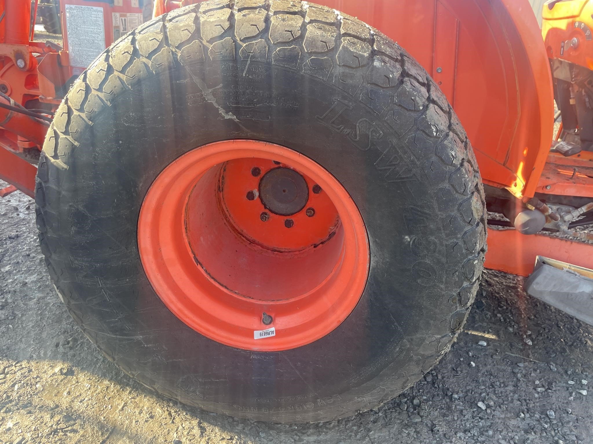  Kubota MX5800 Tractor
