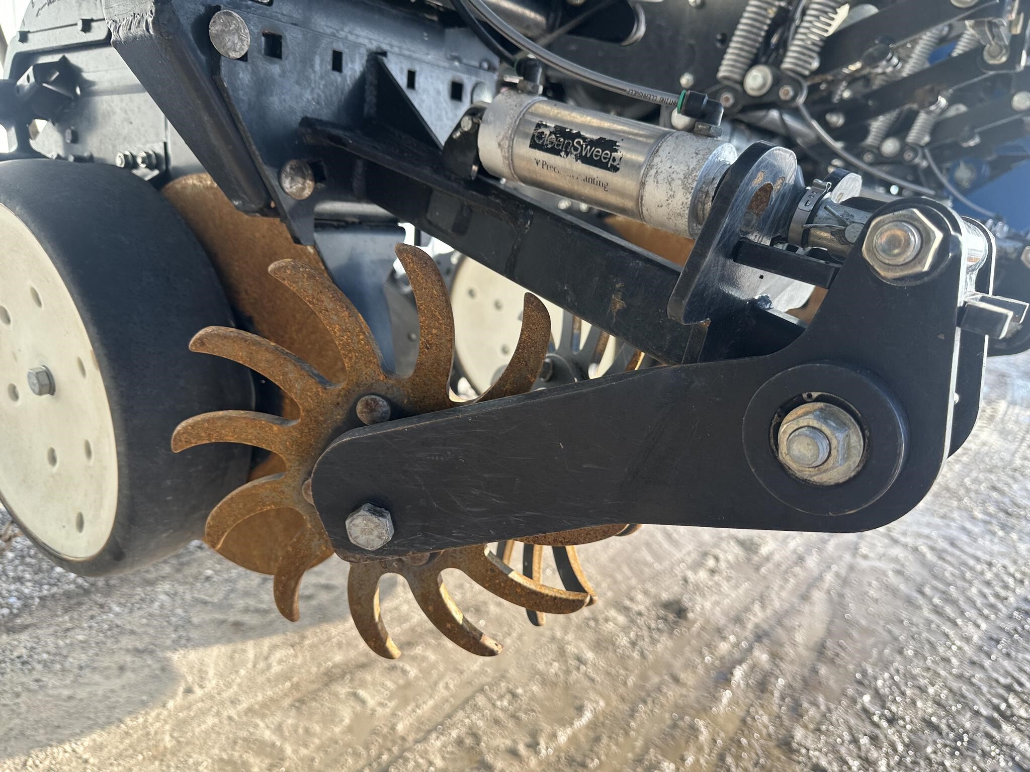 2013 Kinze 3600 Planter