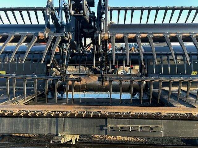 2021 MacDon FD140 Platform