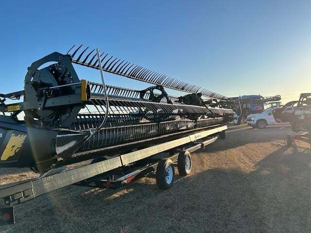 2021 MacDon FD140 Platform