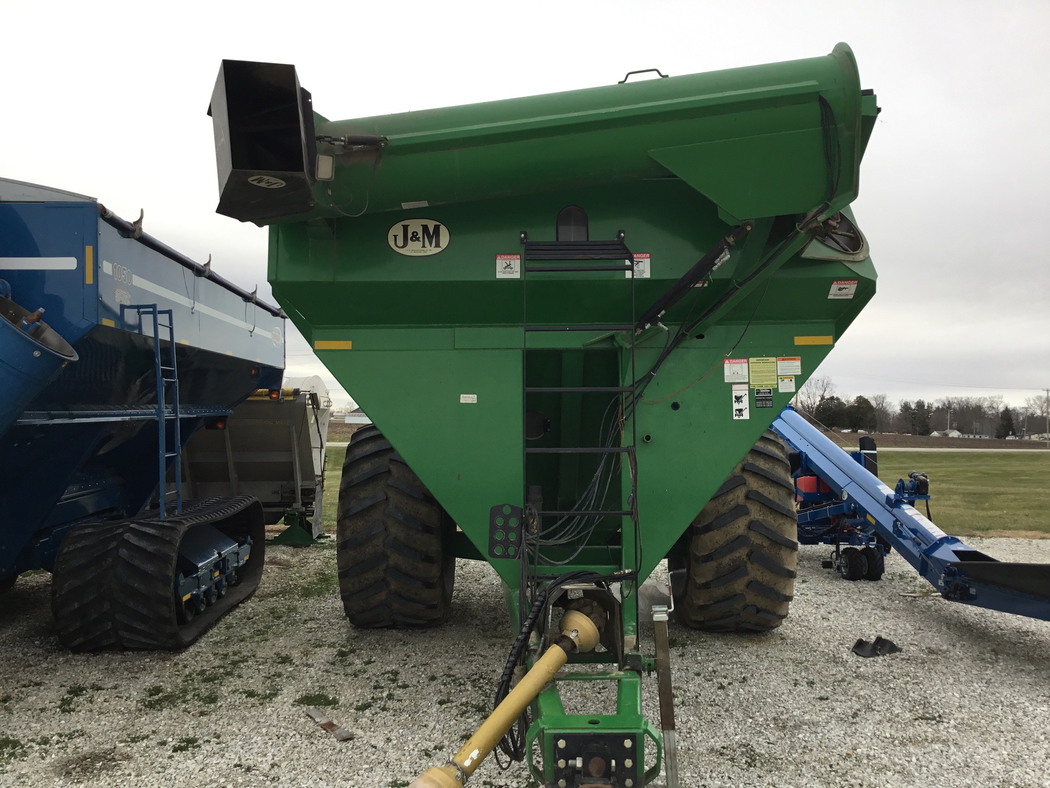 2008 J&M 1000-20 Grain Cart