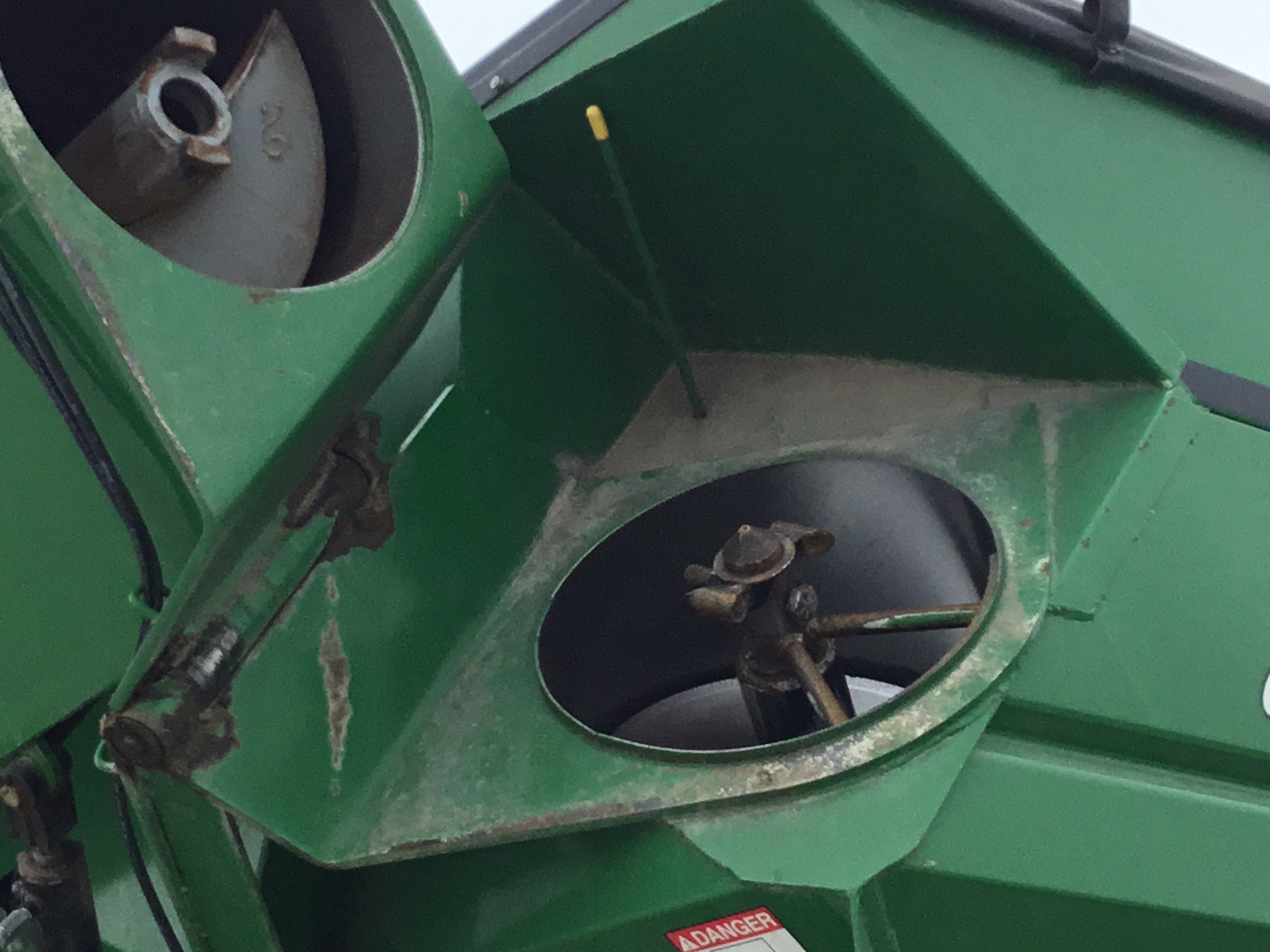 2008 J&M 1000-20 Grain Cart