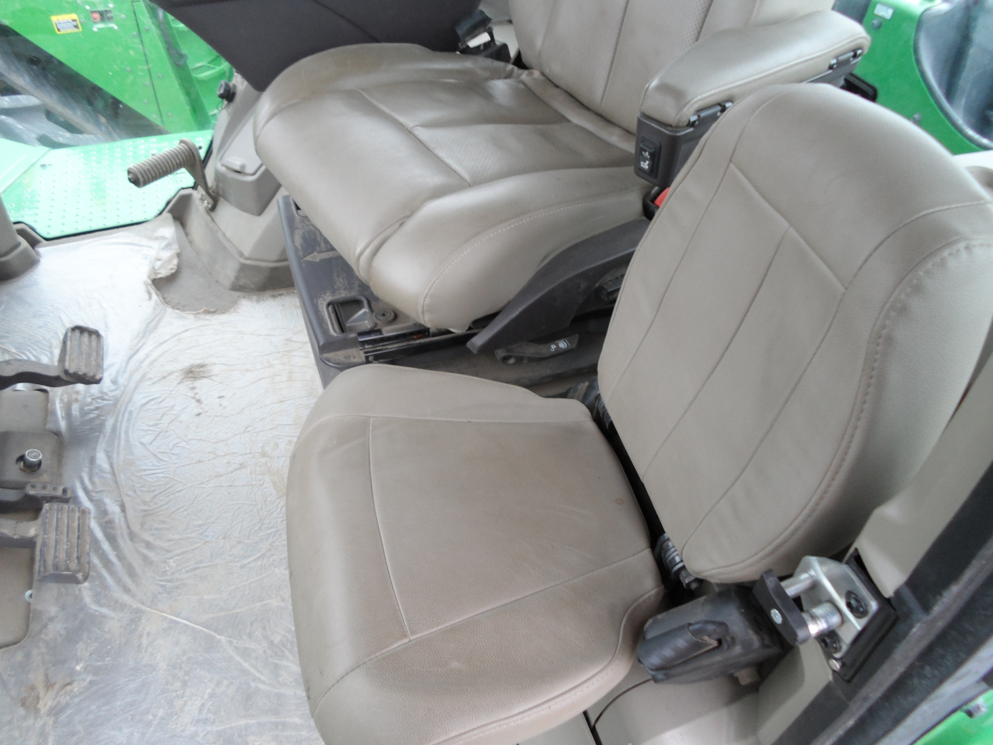 2023 John Deere 9R 640 Tractor